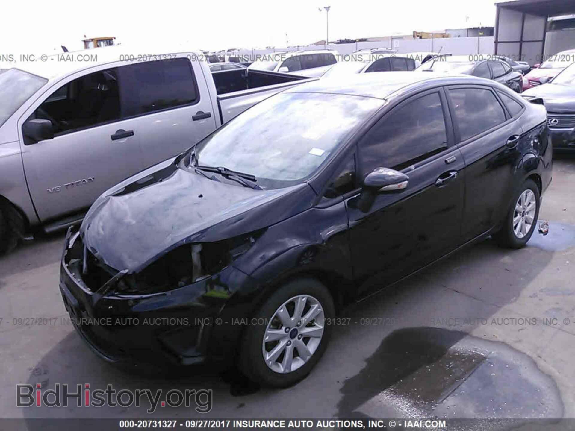 2013 Ford Fiesta - VIN: 3FADP4BJ8DM220036 - Фото 2