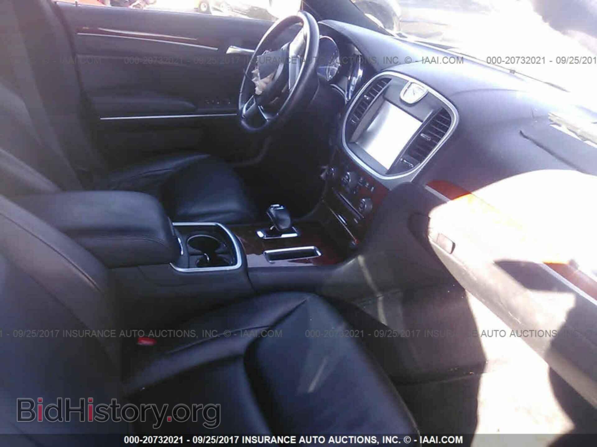 2013 Chrysler 300 - VIN: 2C3CCAAG1DH635336 - Фото 5