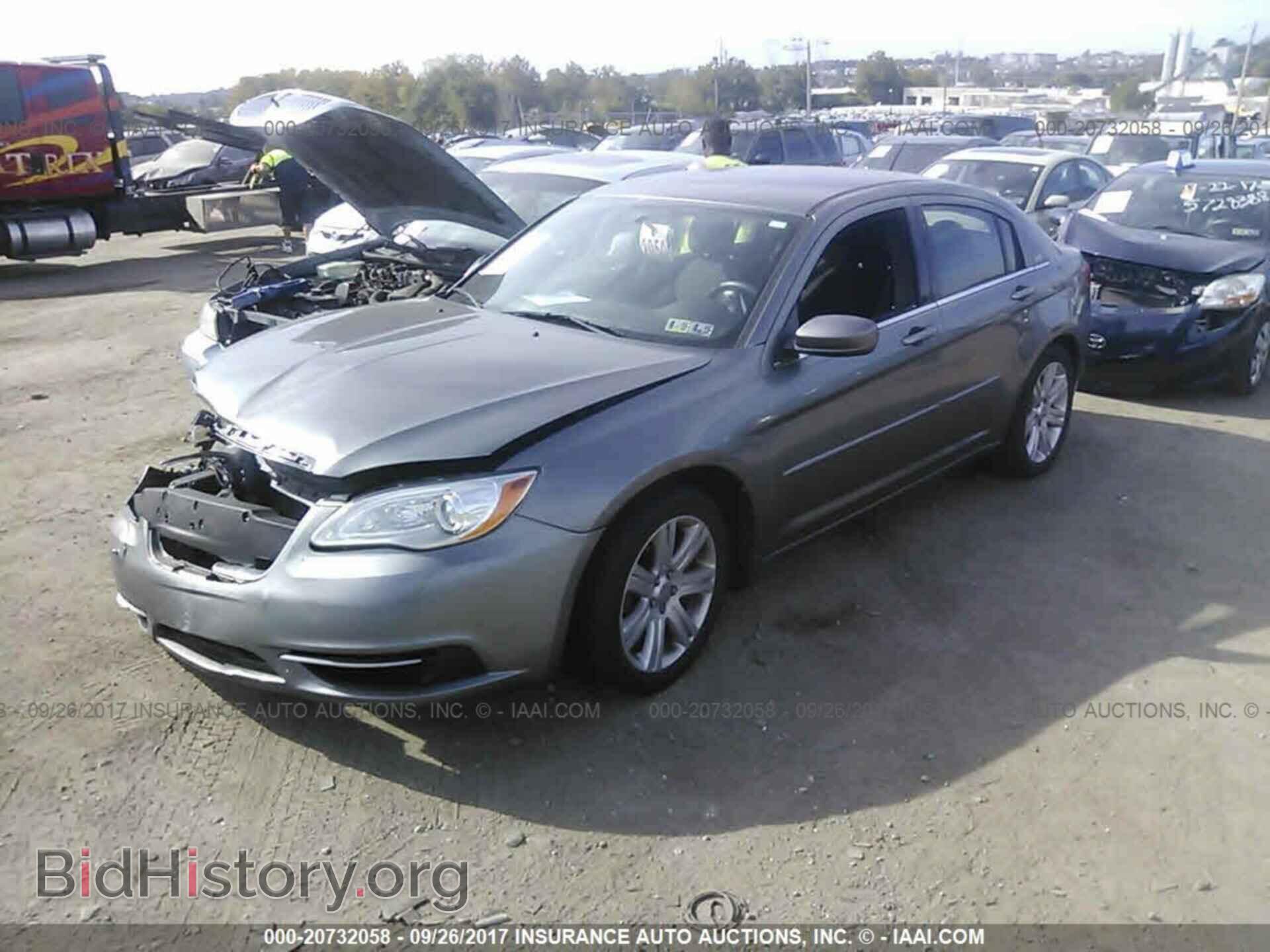 2013 Chrysler 200 - VIN: 1C3CCBBB2DN714983 - Photo 2