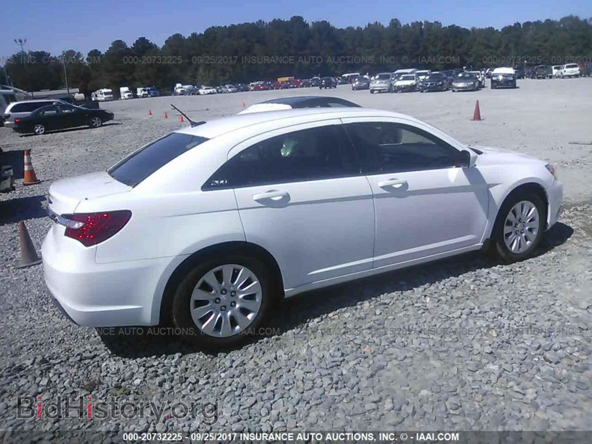 2012 Chrysler 200 - VIN: 1C3CCBAB8CN319562 - Фото 4
