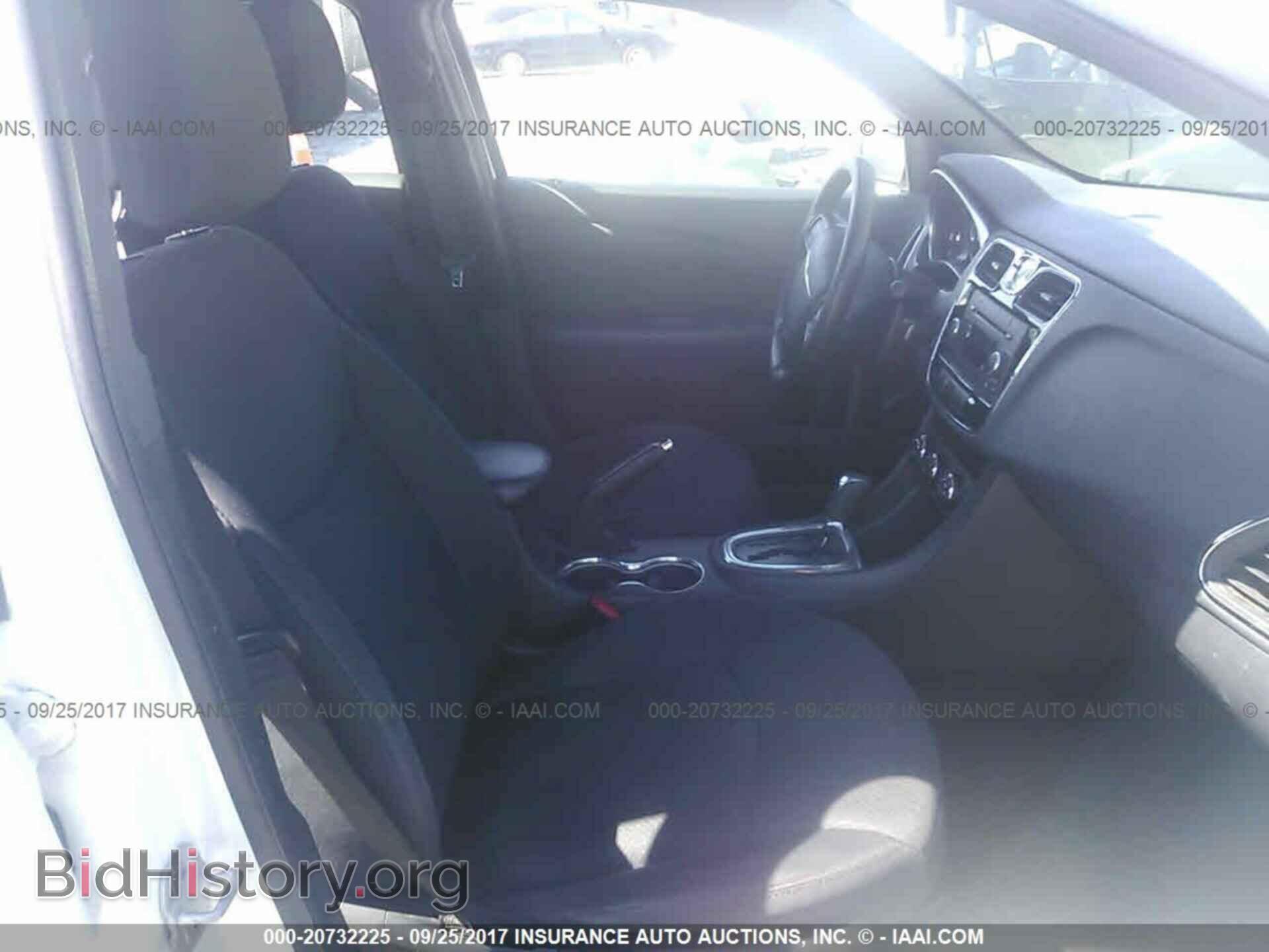 2012 Chrysler 200 - VIN: 1C3CCBAB8CN319562 - Фото 5