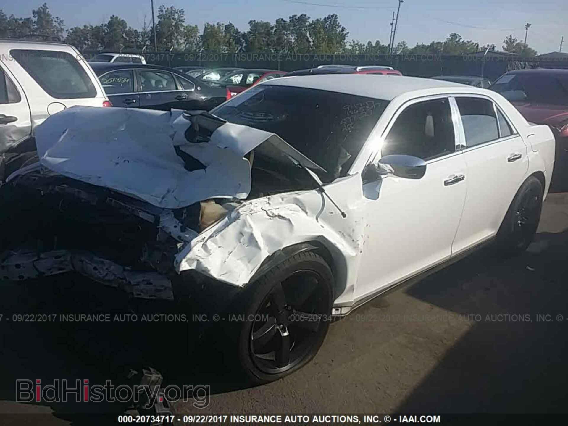 2011 Chrysler 300c - VIN: 2C3CA6CT9BH598627 - Photo 2