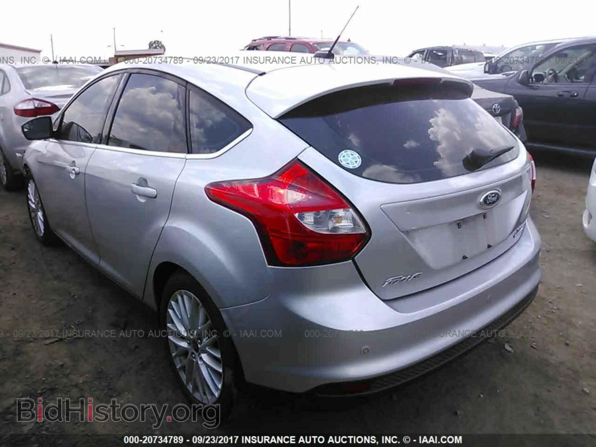 2012 Ford Focus - VIN: 1FAHP3M28CL453772 - Photo 3