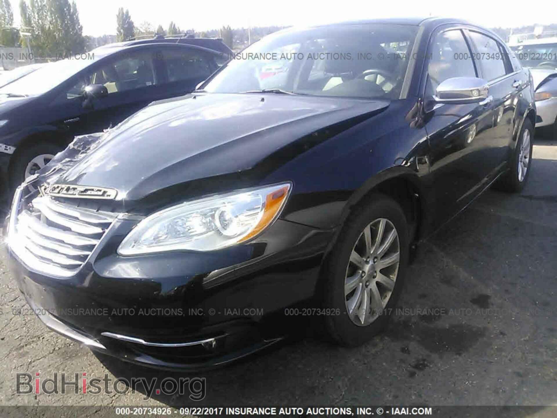 2013 Chrysler 200 - VIN: 1C3CCBCG5DN615522 - Фото 2