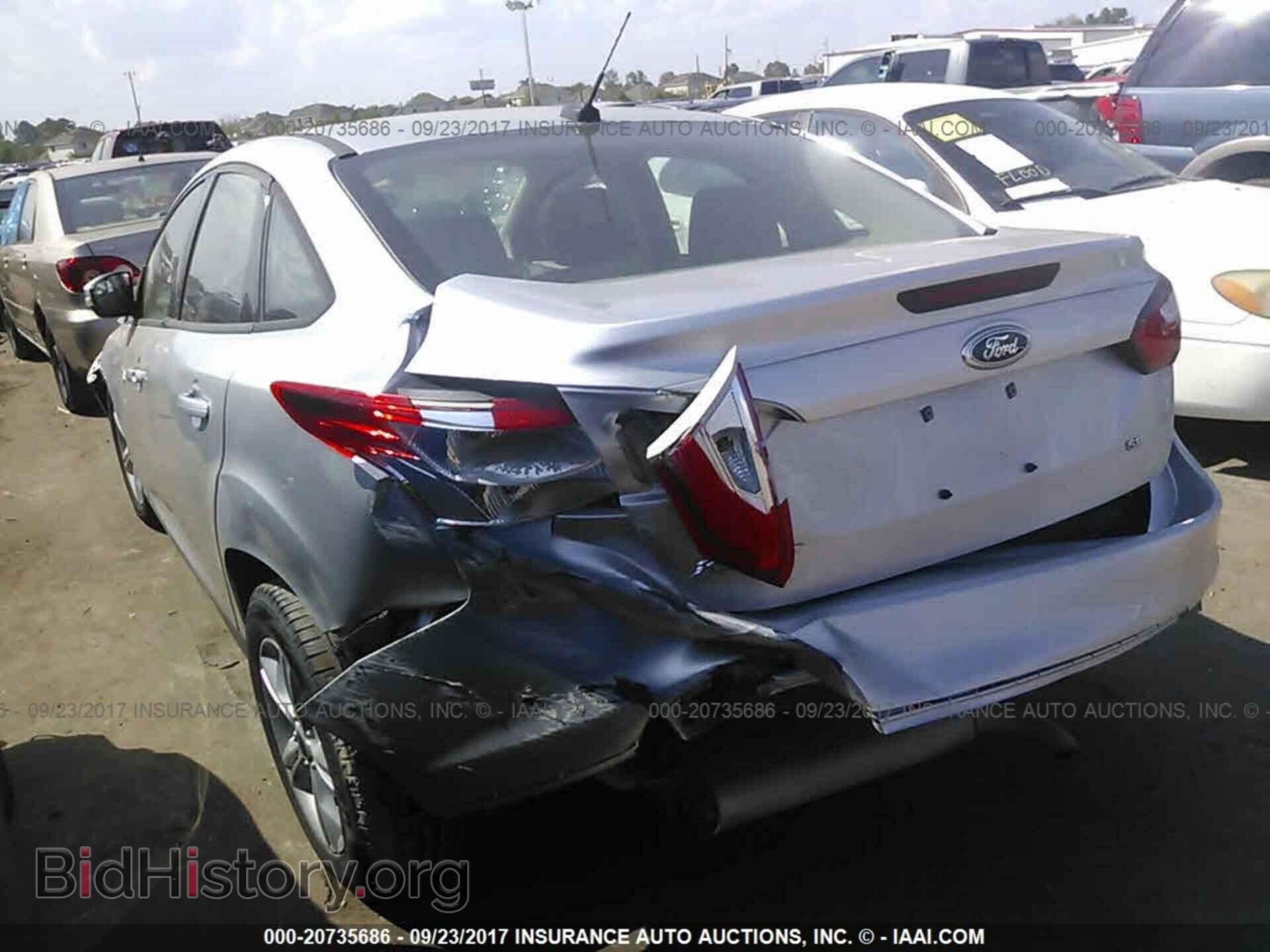 2013 Ford Focus - VIN: 1FADP3F2XDL254543 - Photo 3