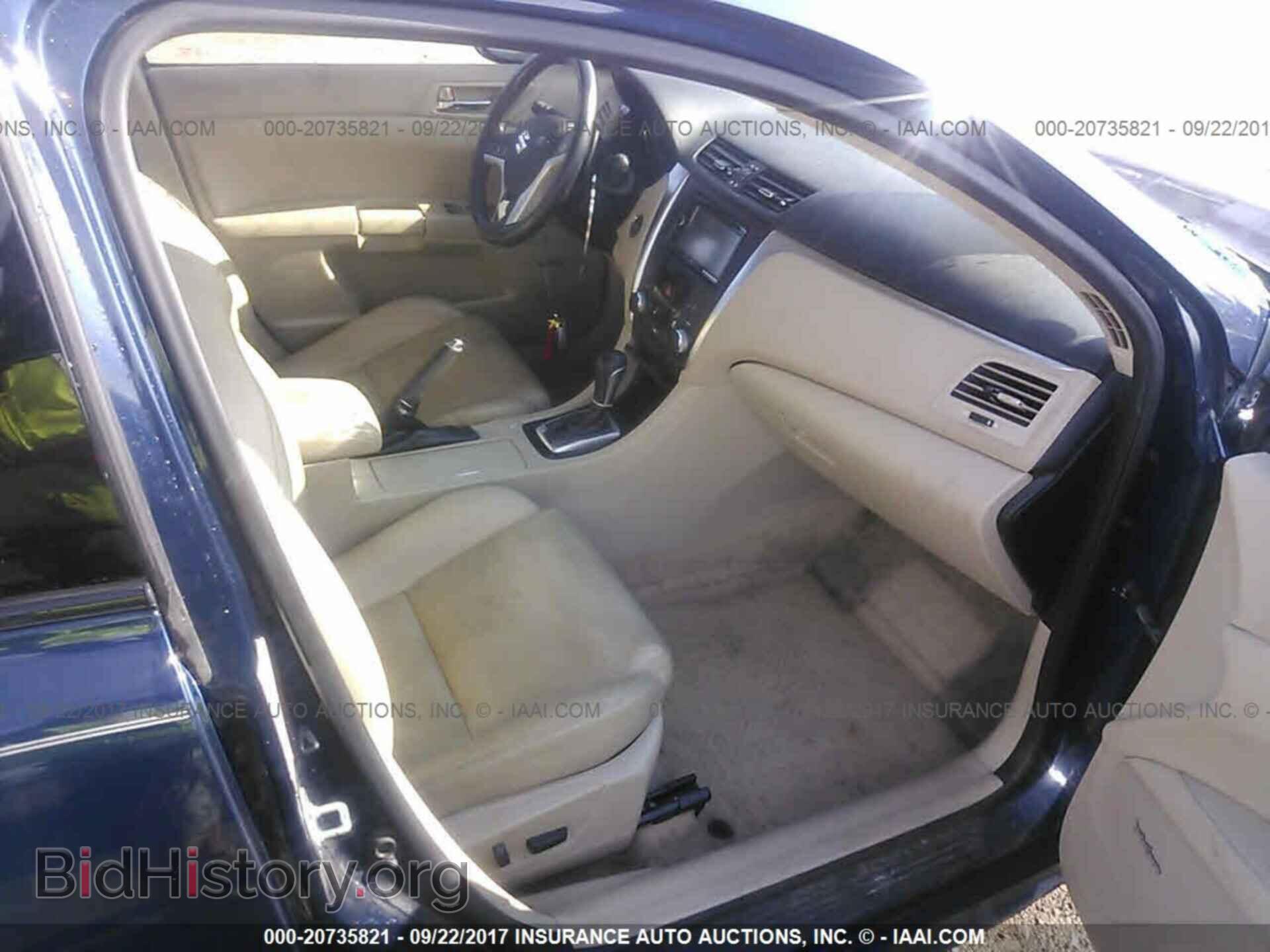 2011 Suzuki Kizashi - VIN: JS2RF9A86B6110104 - Photo 5