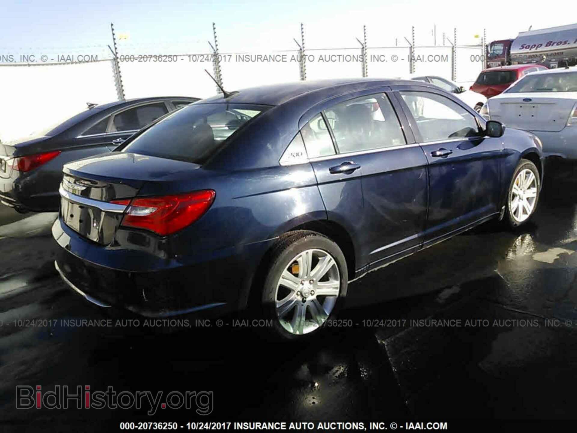 2013 Chrysler 200 - VIN: 1C3CCBBB9DN696188 - Photo 4