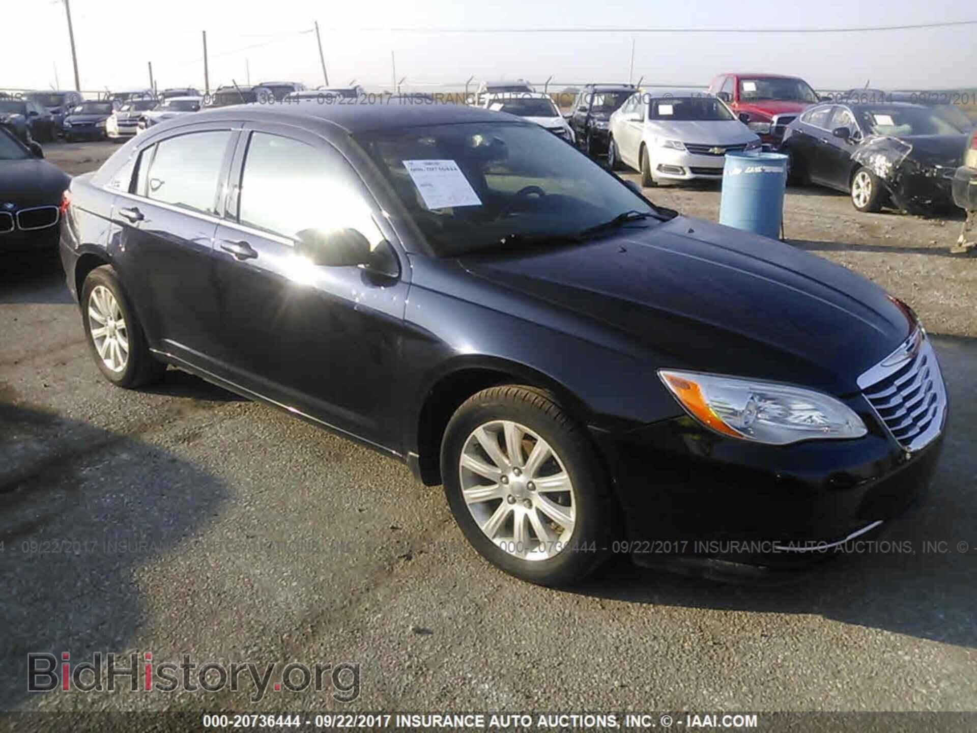 Photo 1C3BC1FB6BN555074 - Chrysler 200 2011