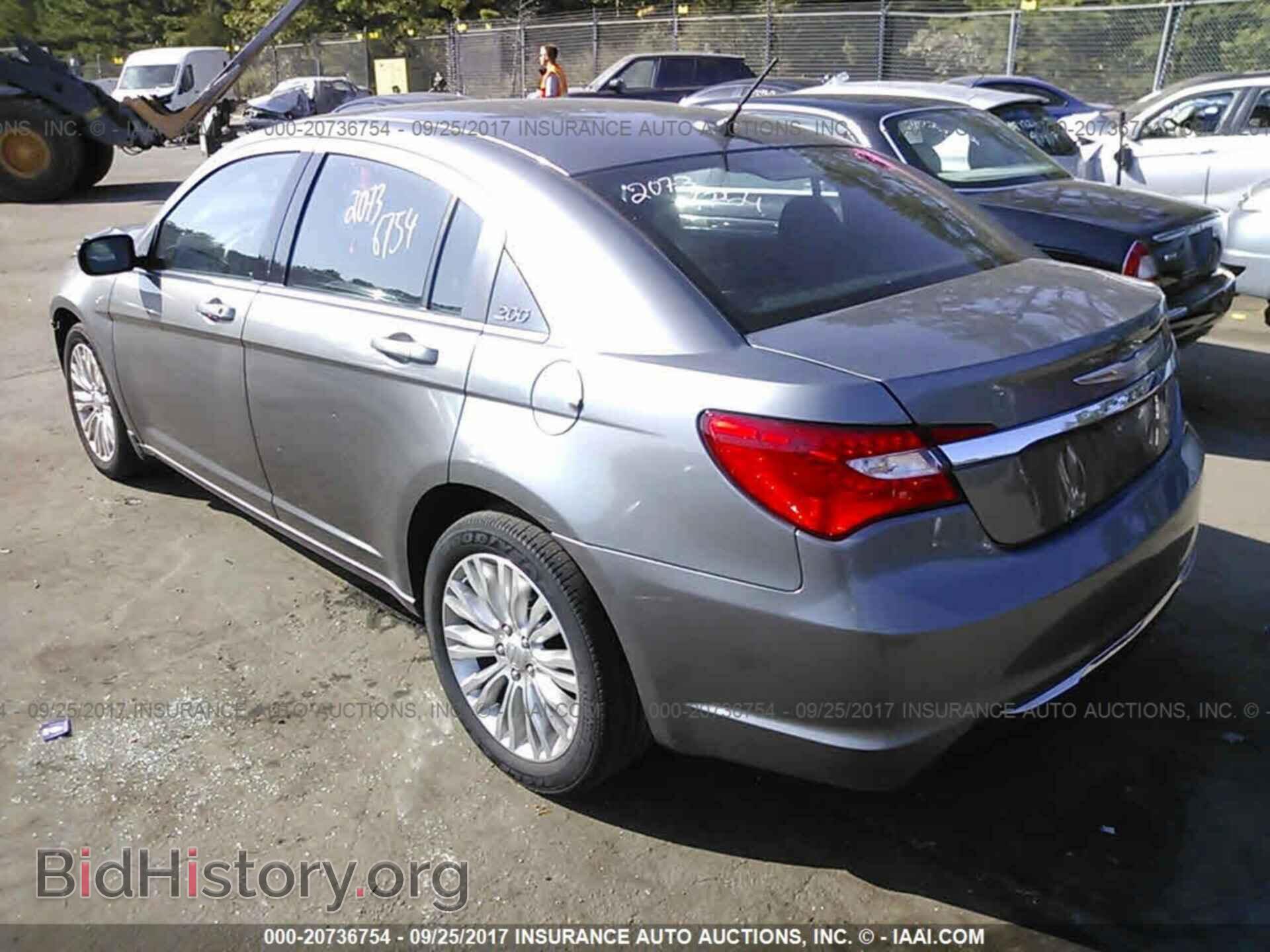 2012 Chrysler 200 - VIN: 1C3CCBAB3CN274045 - Фото 3