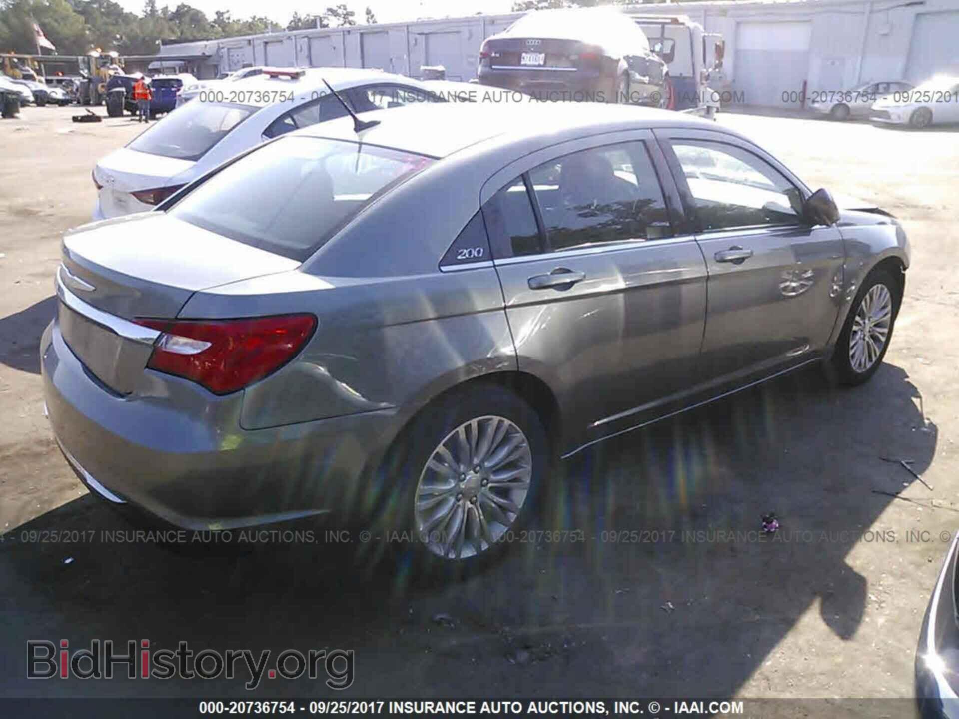 2012 Chrysler 200 - VIN: 1C3CCBAB3CN274045 - Фото 4