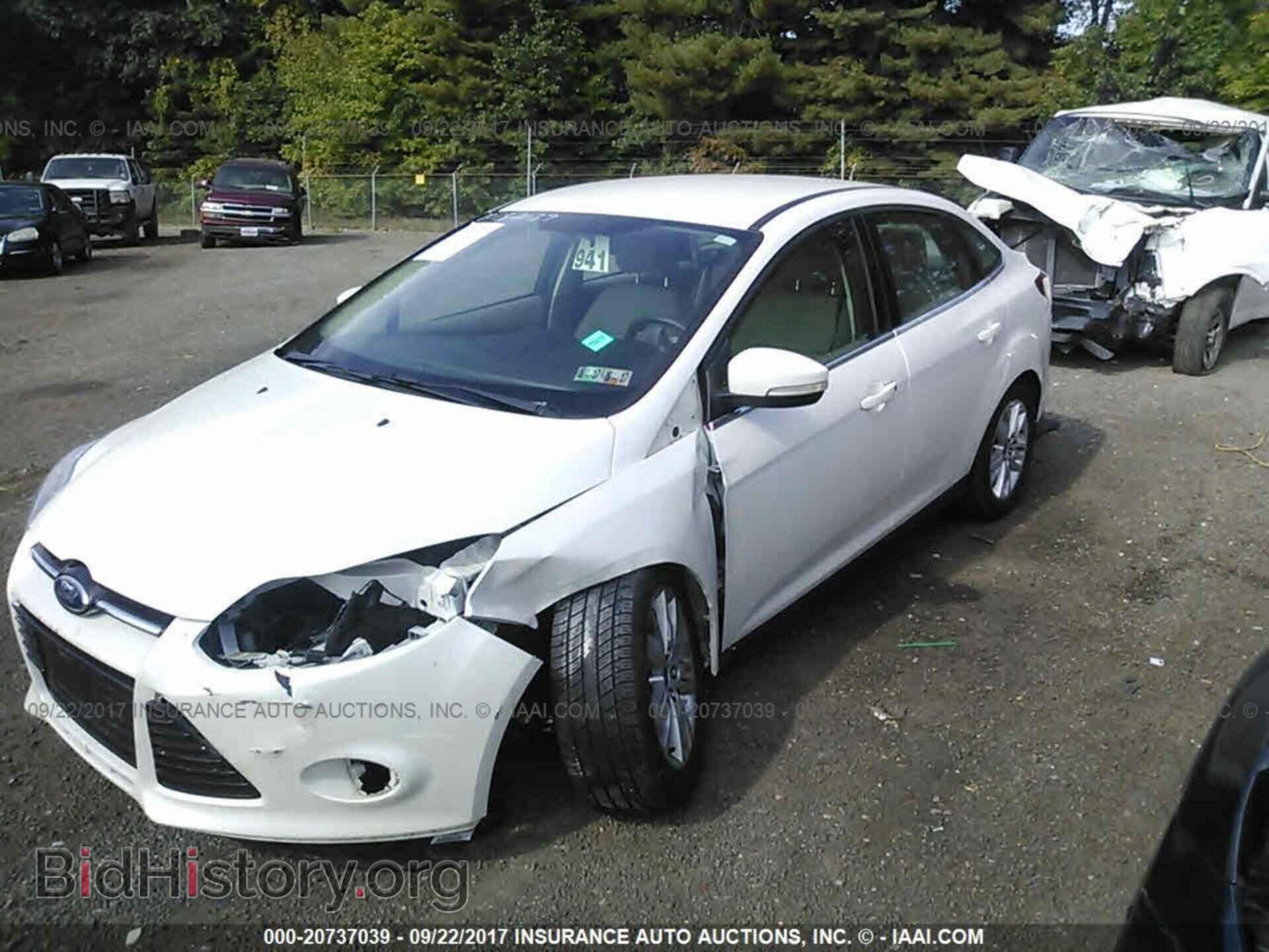 2012 Ford Focus - VIN: 1FAHP3H29CL445870 - Photo 2