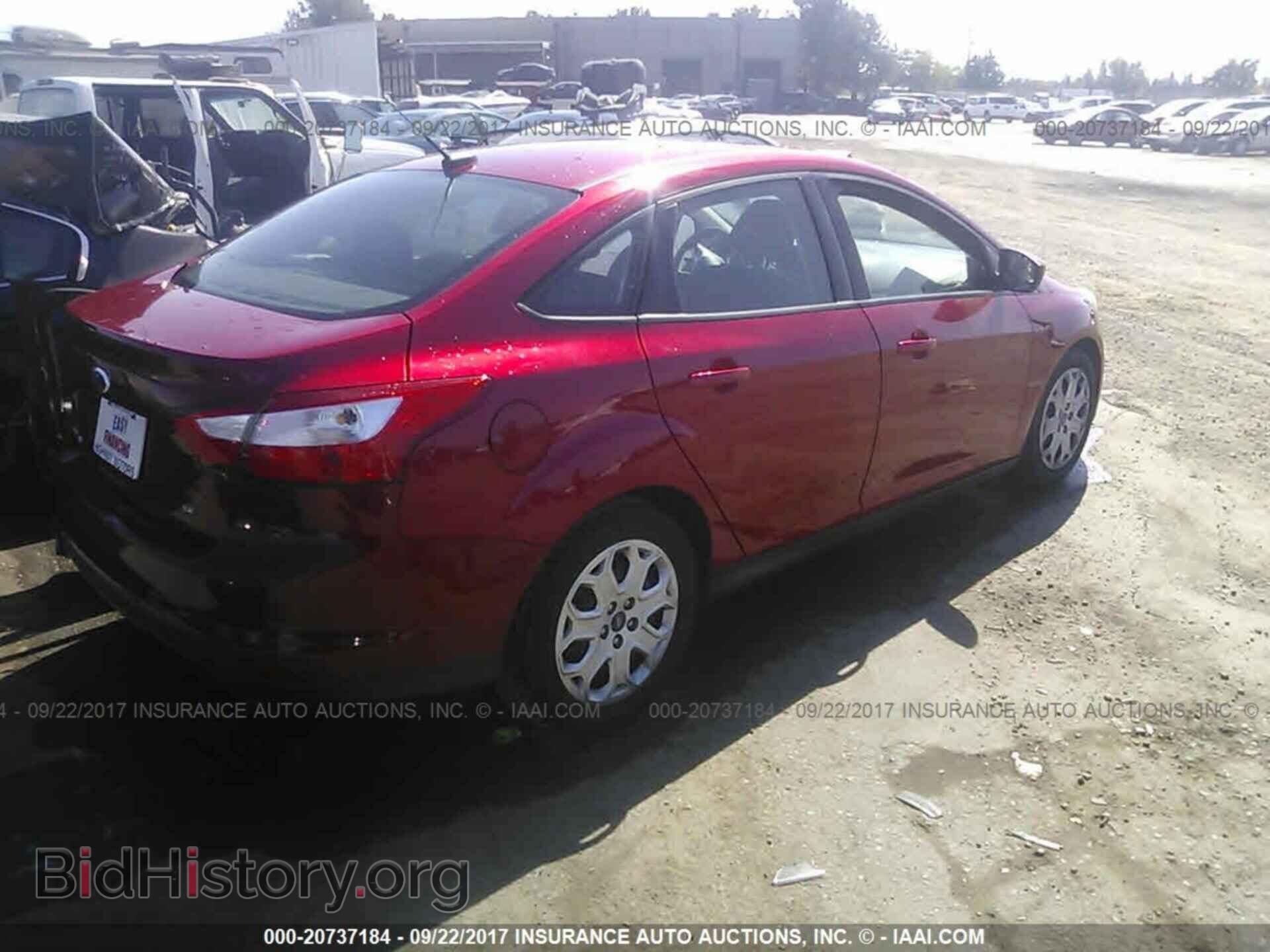 2012 Ford Focus - VIN: 1FAHP3F21CL109892 - Photo 4