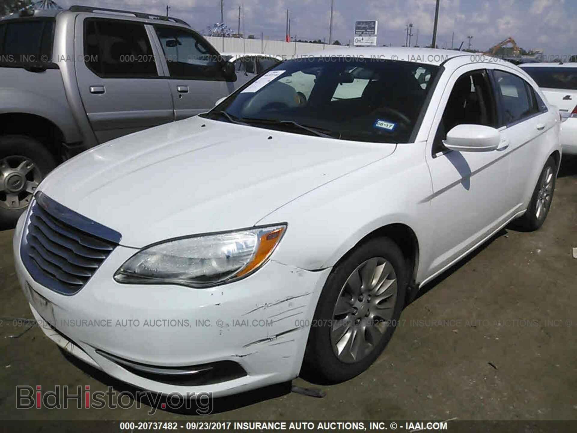2013 Chrysler 200 - VIN: 1C3CCBAG6DN722050 - Photo 2