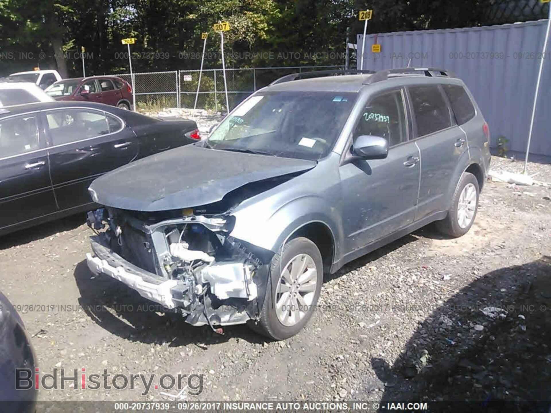 2011 Subaru Forester - VIN: JF2SHAFCXBH726320 - Фото 2