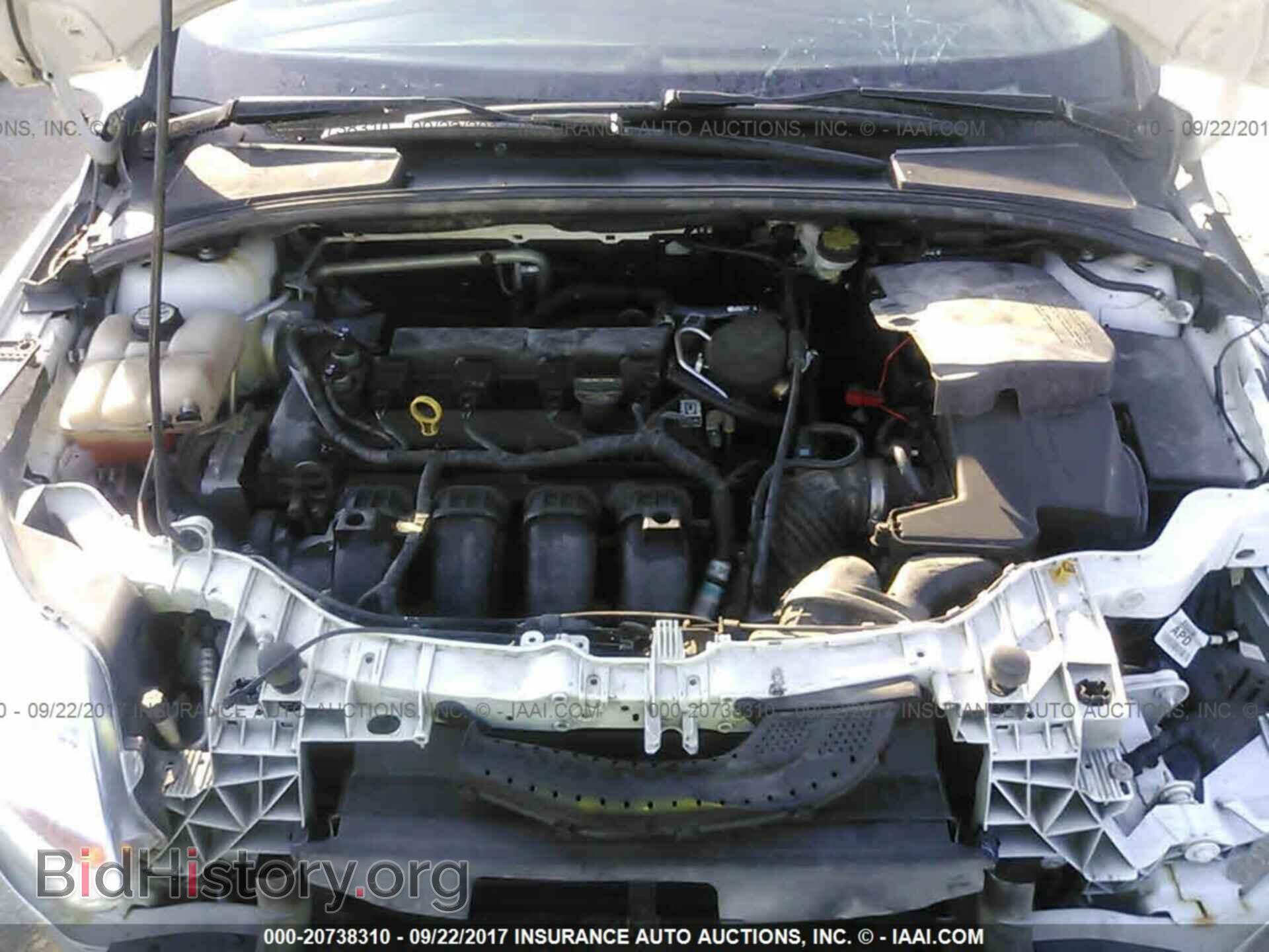 2012 Ford Focus - VIN: 1FAHP3M26CL457352 - Photo 10