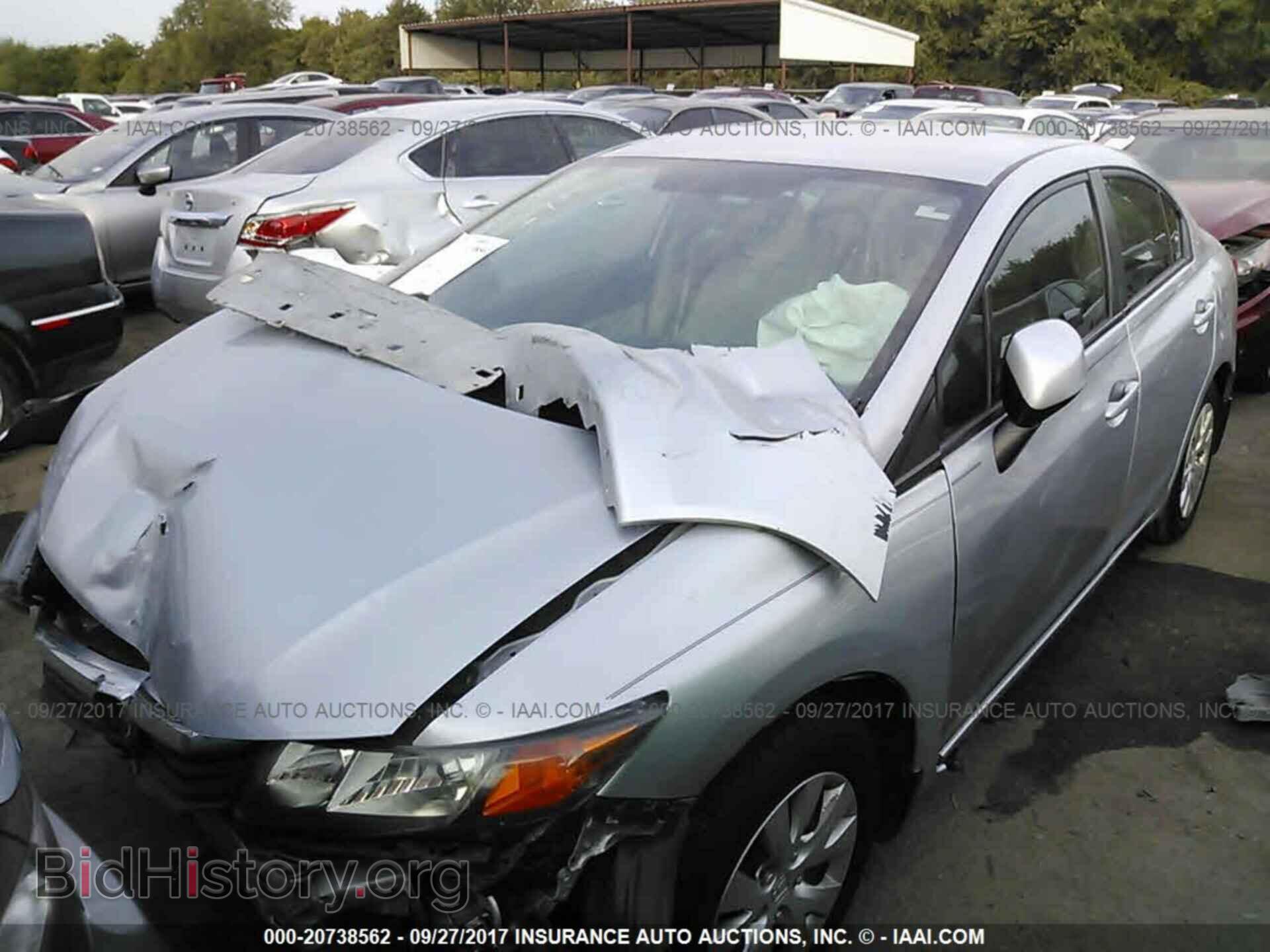 2012 Honda Civic - VIN: 2HGFB2F52CH578122 - Photo 2