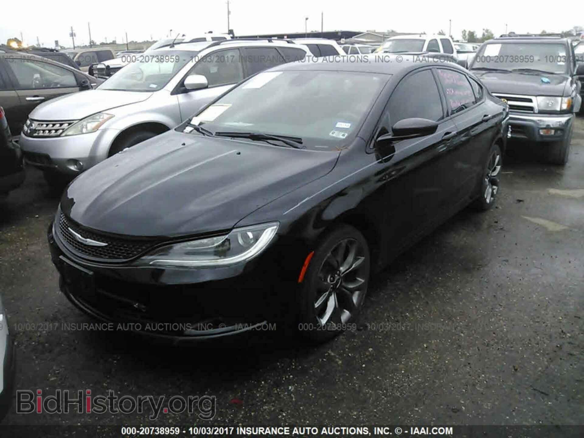 2015 Chrysler 200 - VIN: 1C3CCCBB8FN530138 - Photo 2