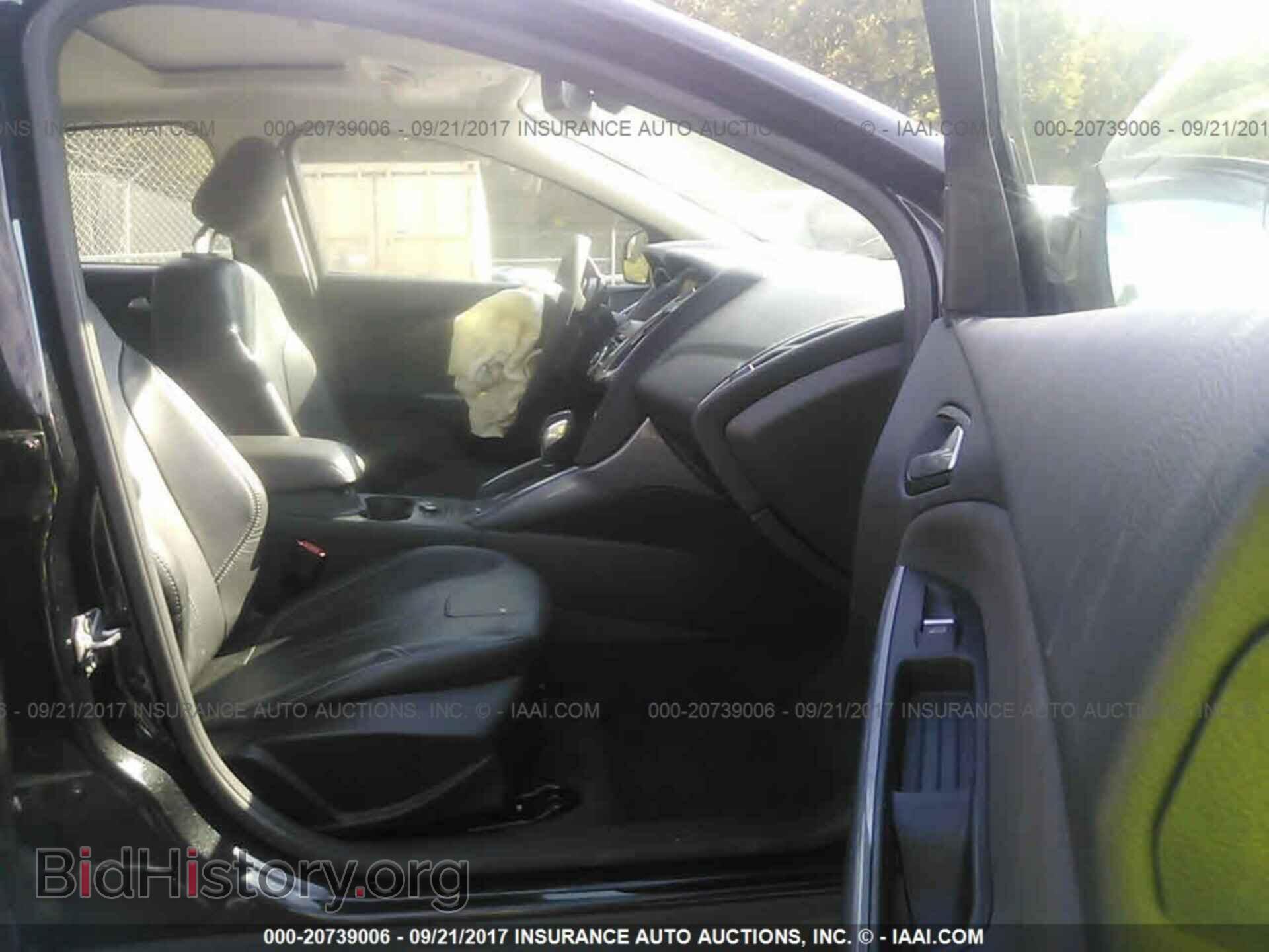 2012 Ford Focus - VIN: 1FAHP3J28CL335869 - Photo 5