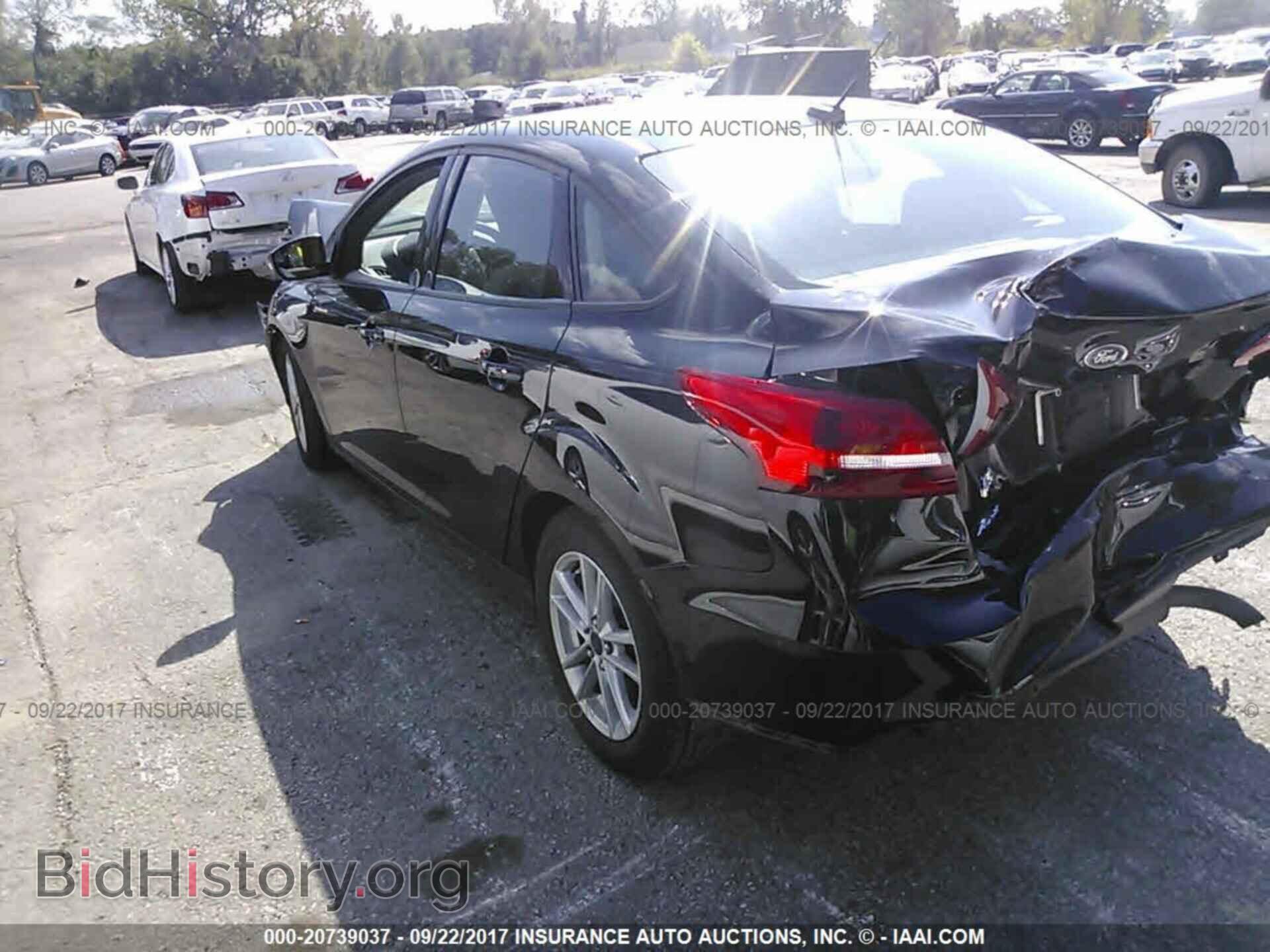 2016 Ford Focus - VIN: 1FADP3F21GL212430 - Photo 3