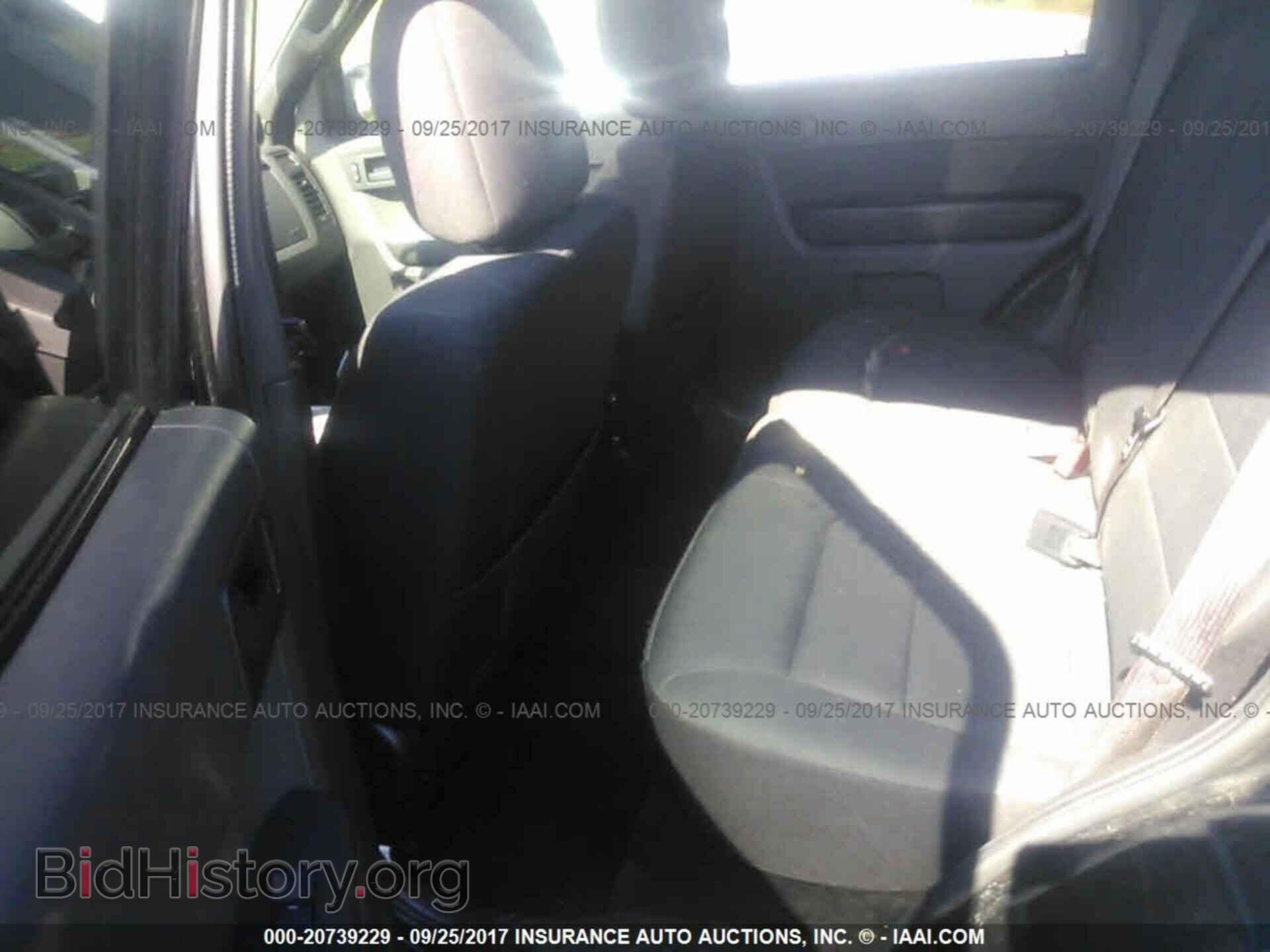 2012 Ford Escape - VIN: 1FMCU0DG6CKB00424 - Photo 8
