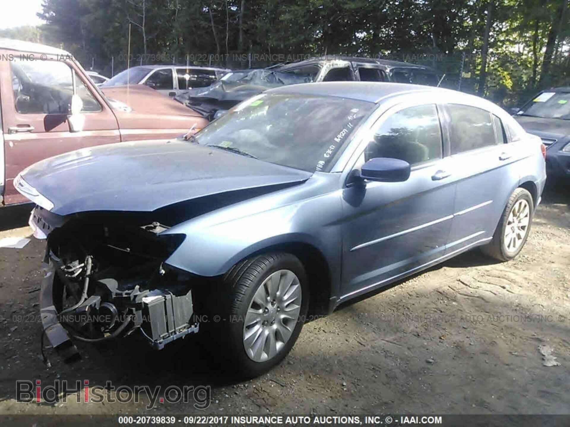 2011 Chrysler 200 - VIN: 1C3BC4FB6BN552936 - Фото 2