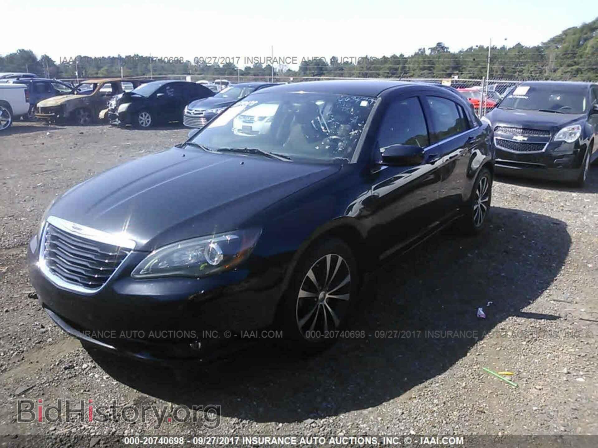 2013 Chrysler 200 - VIN: 1C3CCBBB4DN701863 - Photo 2