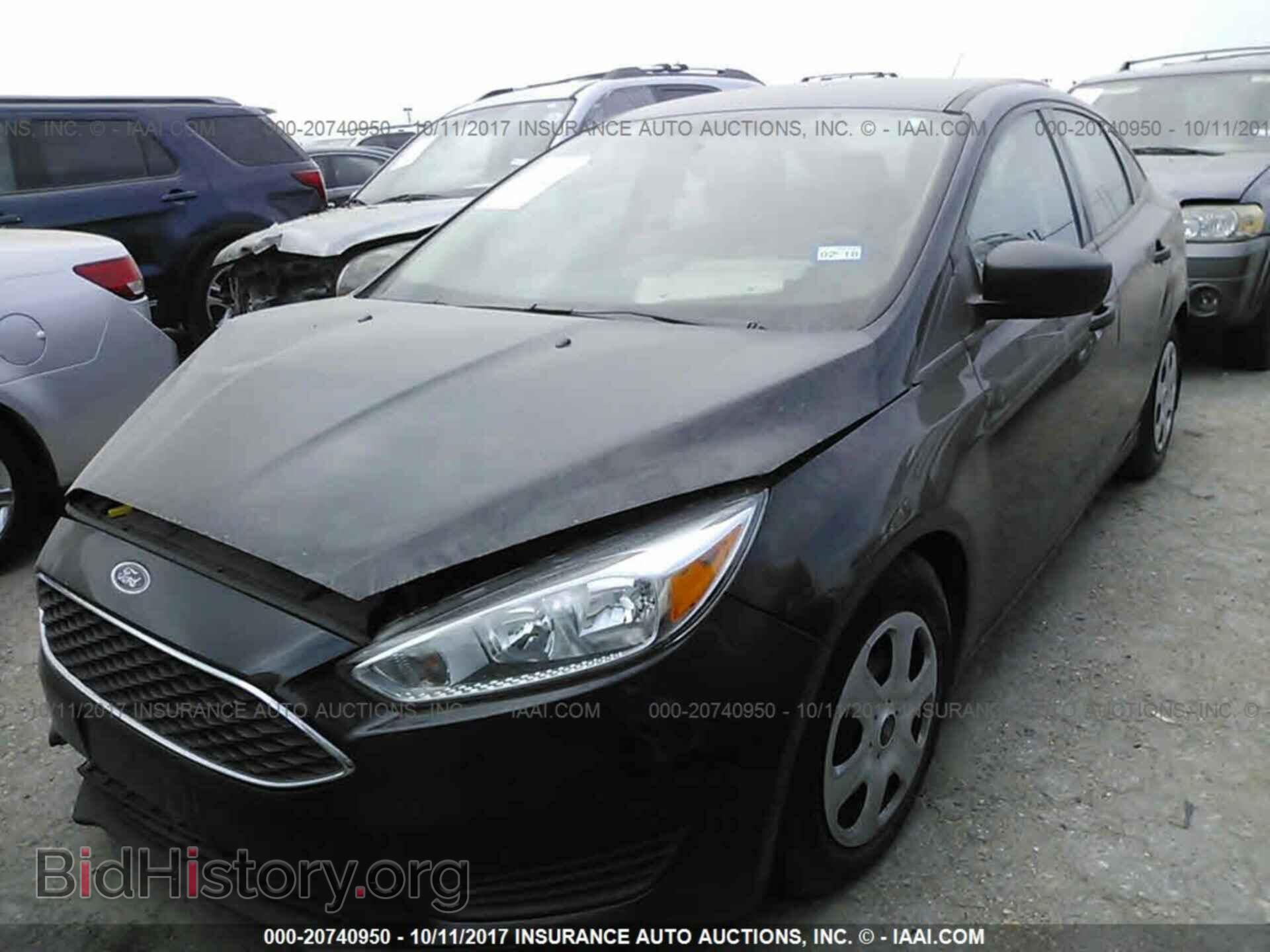2016 Ford Focus - VIN: 1FADP3E22GL281564 - Photo 2