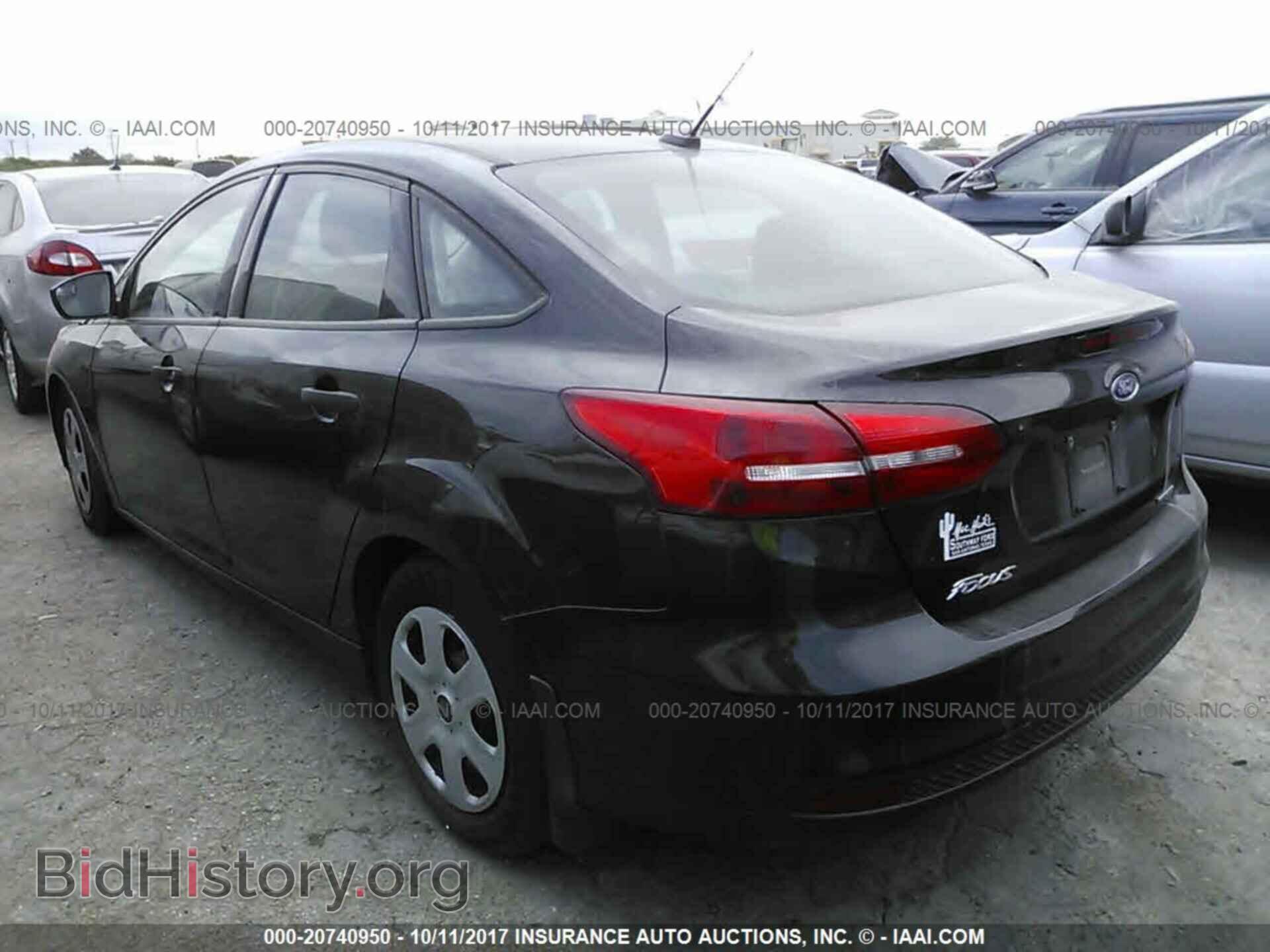2016 Ford Focus - VIN: 1FADP3E22GL281564 - Photo 3