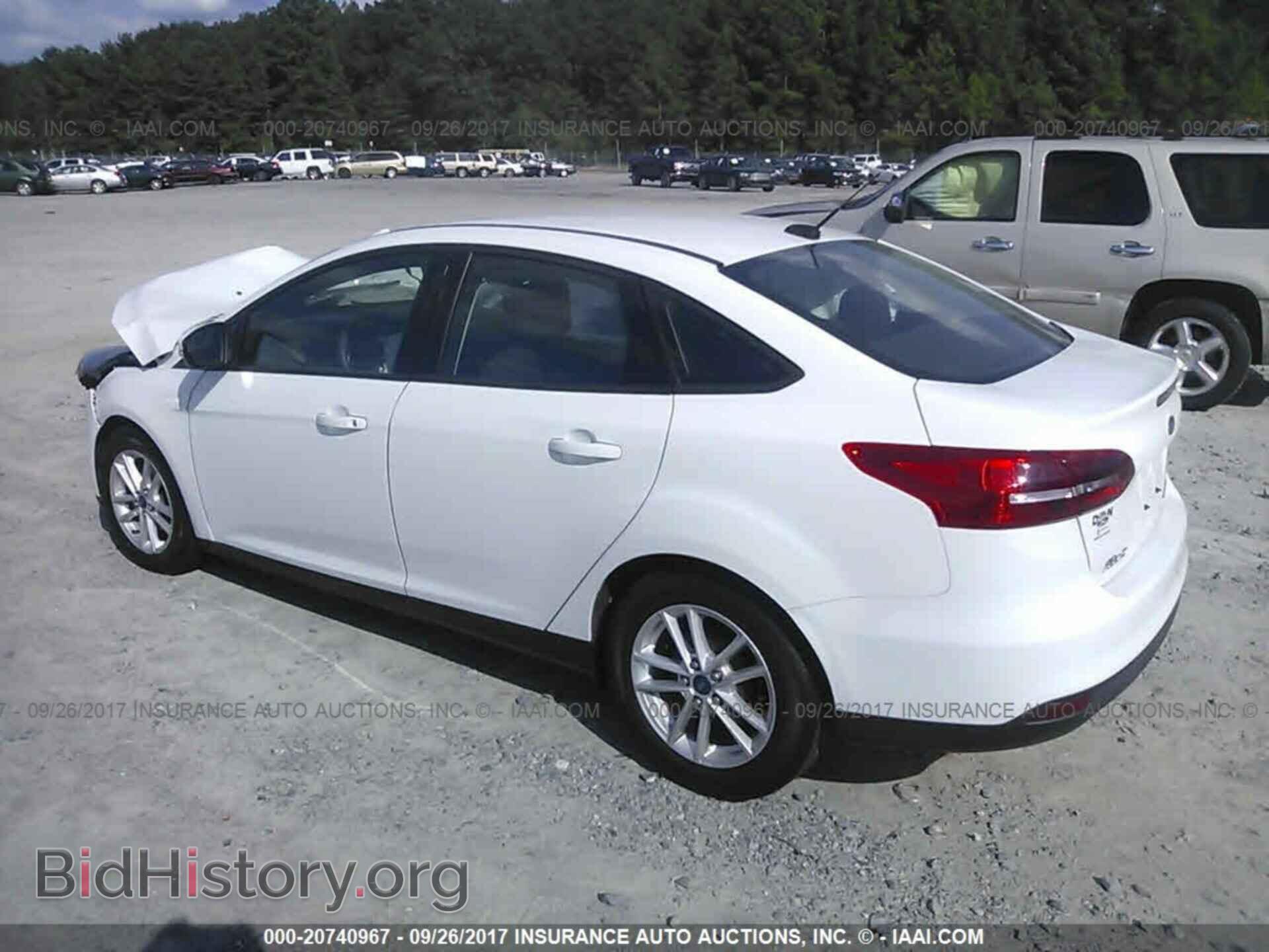 2015 Ford Focus - VIN: 1FADP3F29FL242533 - Photo 3
