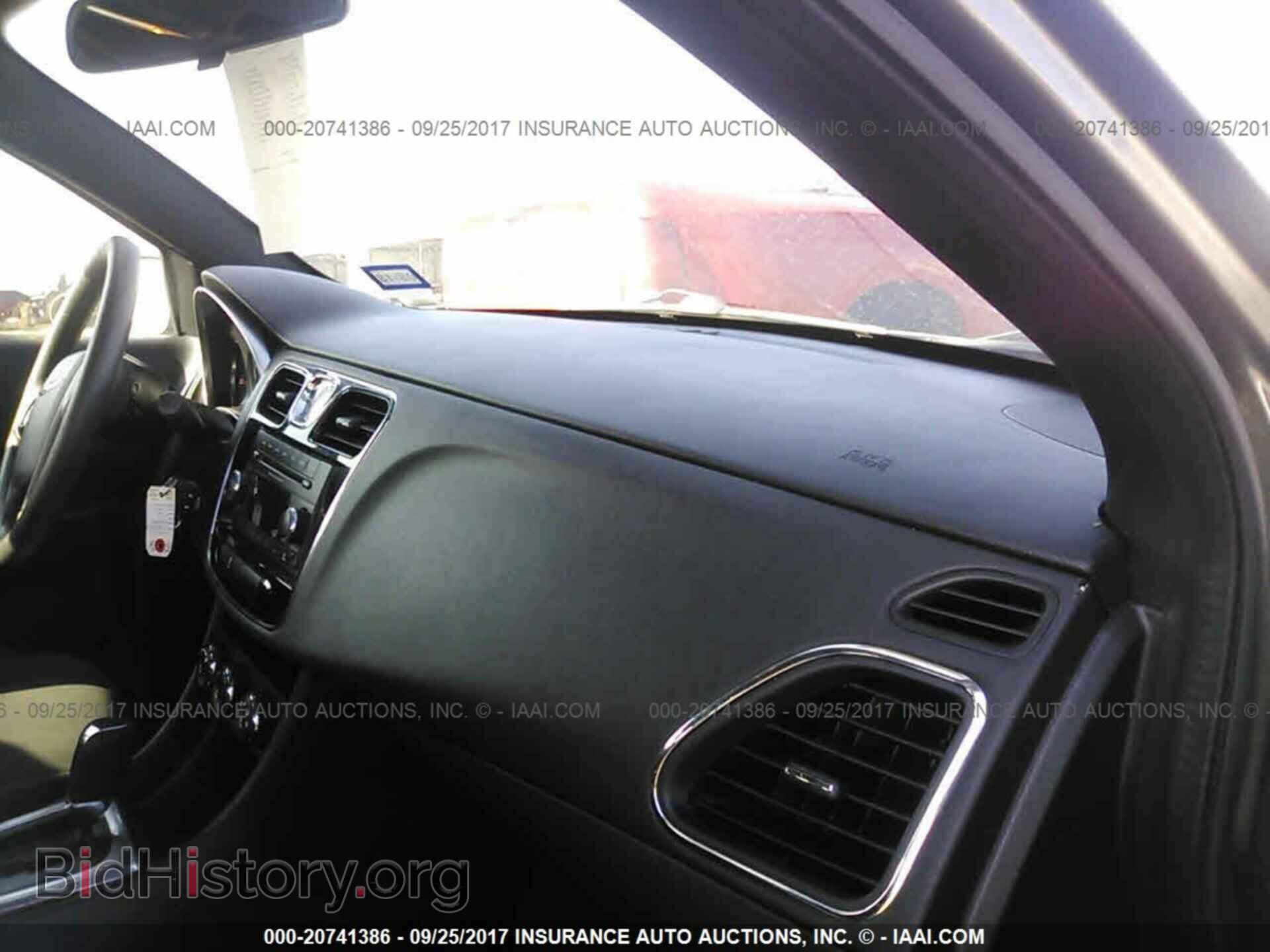 2012 Chrysler 200 - VIN: 1C3CCBAB0CN159743 - Photo 5