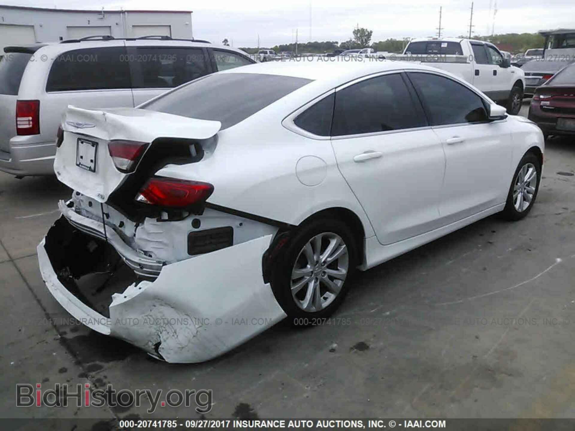 2015 Chrysler 200 - VIN: 1C3CCCAB2FN570166 - Photo 4