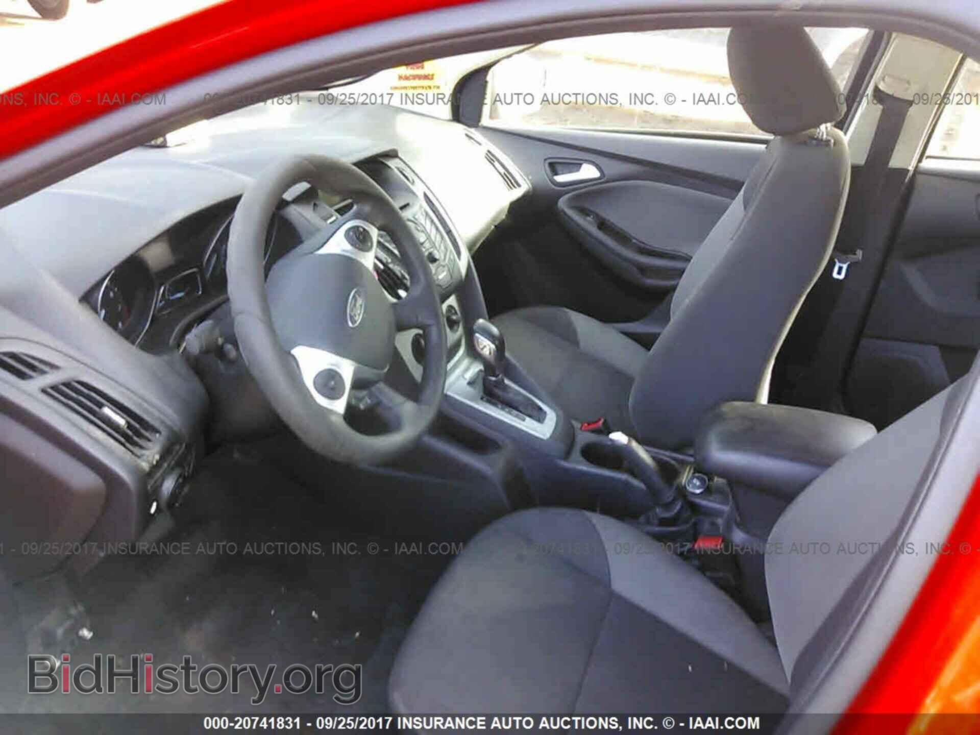 2014 Ford Focus - VIN: 1FADP3F2XEL104868 - Photo 5