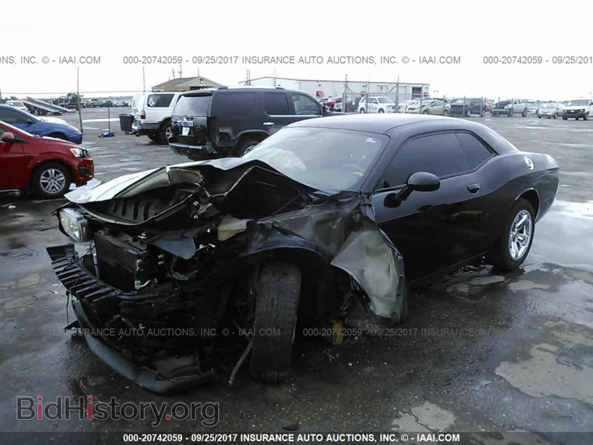 2013 Dodge Challenger - VIN: 2C3CDYAG9DH536365 - Photo 2