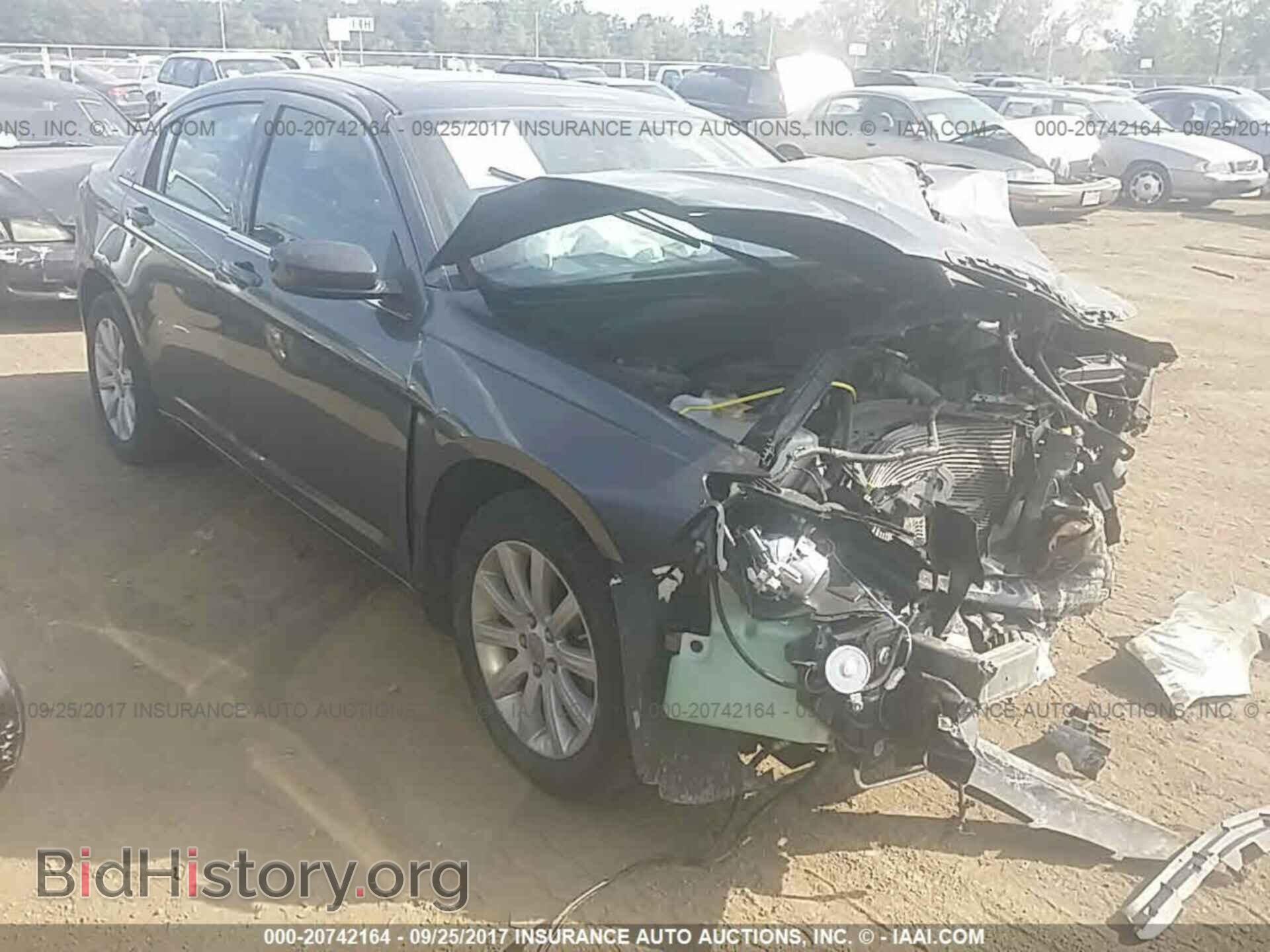 Photo 1C3CCBBBXEN179970 - Chrysler 200 2014