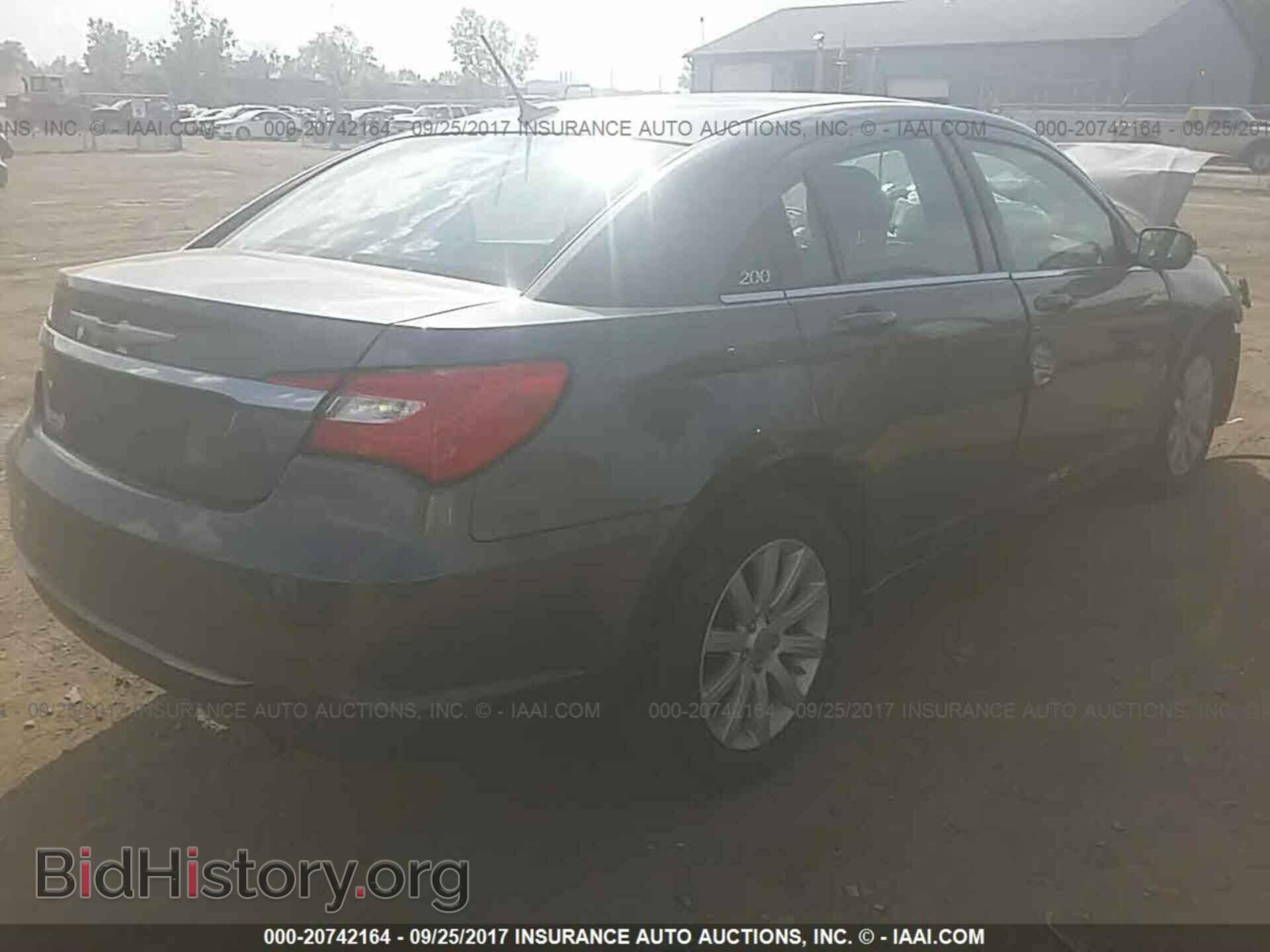 2014 Chrysler 200 - VIN: 1C3CCBBBXEN179970 - Photo 4