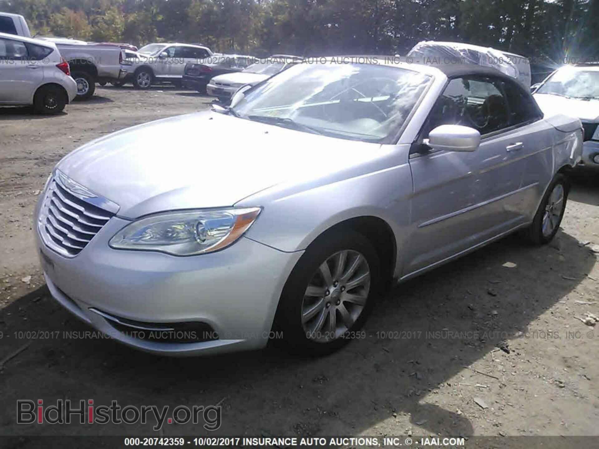 2011 Chrysler 200 - VIN: 1C3BC2EB8BN603150 - Photo 2