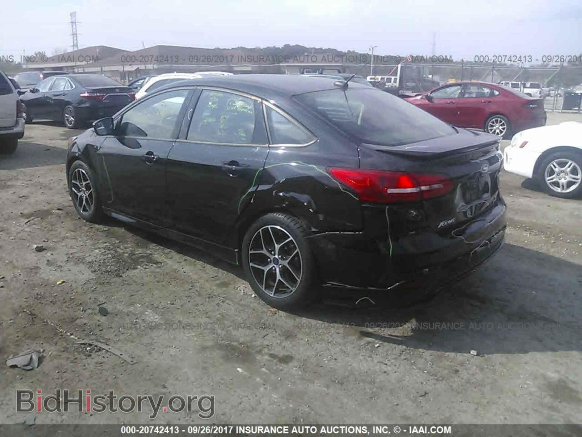 2015 Ford Focus - VIN: 1FADP3FE1FL216356 - Photo 3