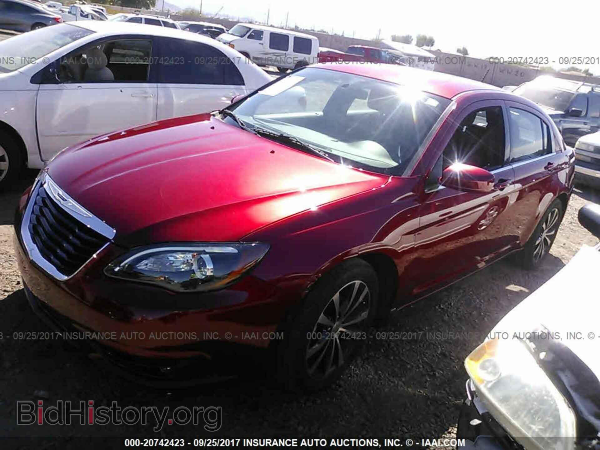 2013 Chrysler 200 - VIN: 1C3CCBBG9DN706388 - Фото 2