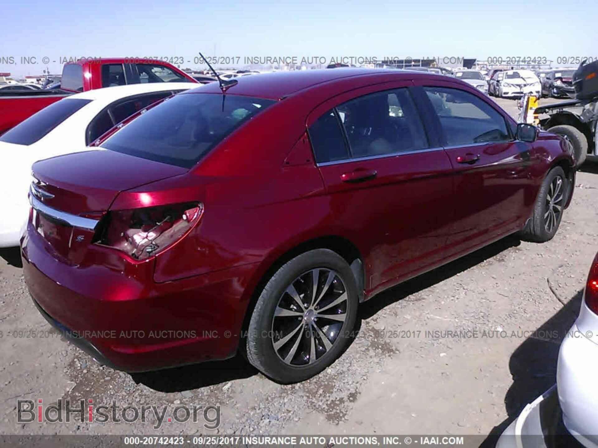 2013 Chrysler 200 - VIN: 1C3CCBBG9DN706388 - Фото 4