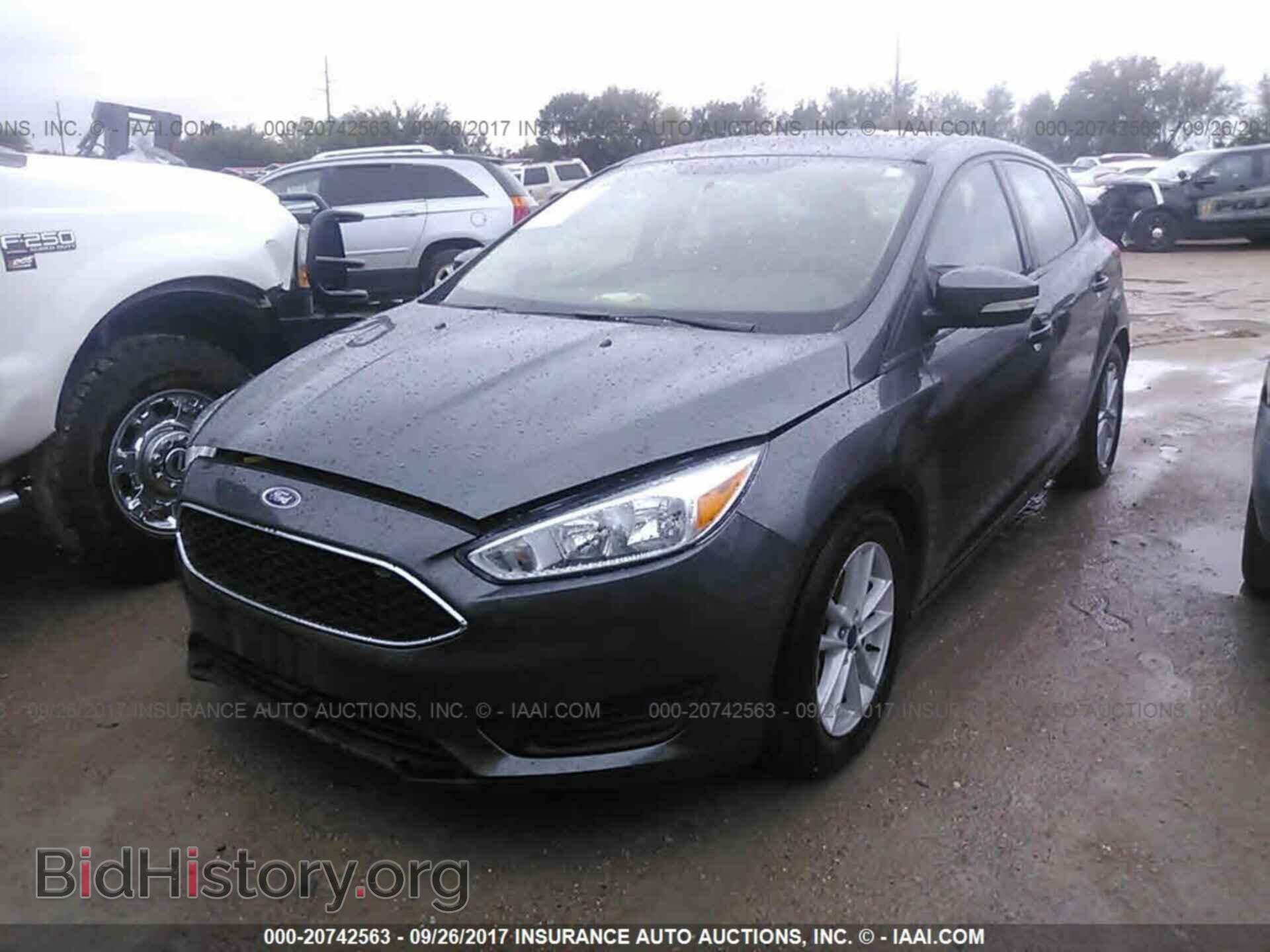 2017 Ford Focus - VIN: 1FADP3K26HL223849 - Photo 2
