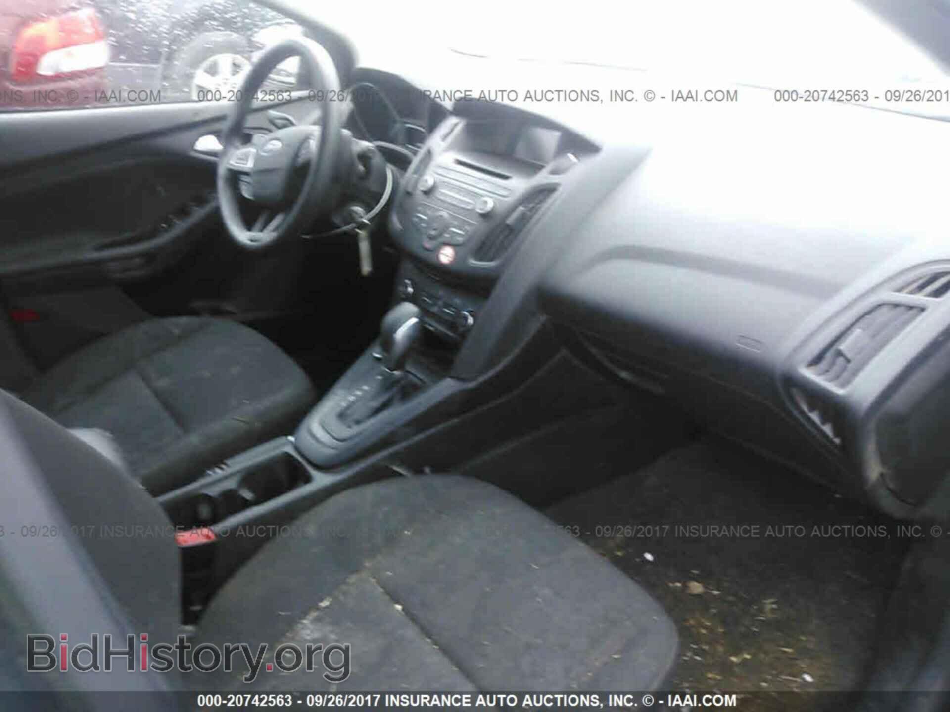 2017 Ford Focus - VIN: 1FADP3K26HL223849 - Photo 5