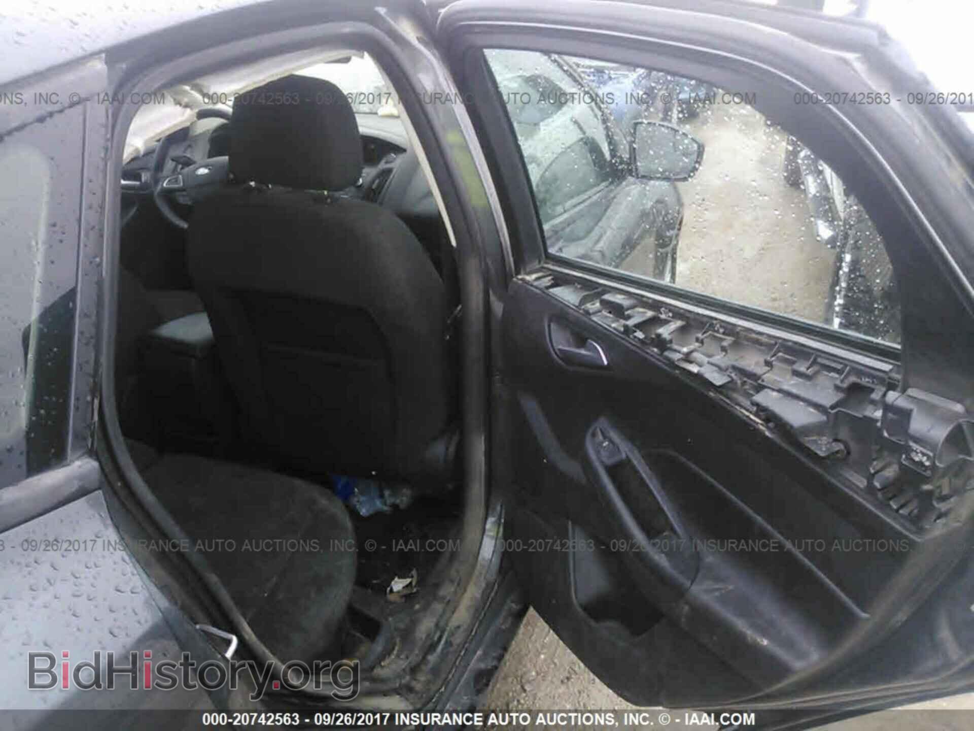 2017 Ford Focus - VIN: 1FADP3K26HL223849 - Photo 6