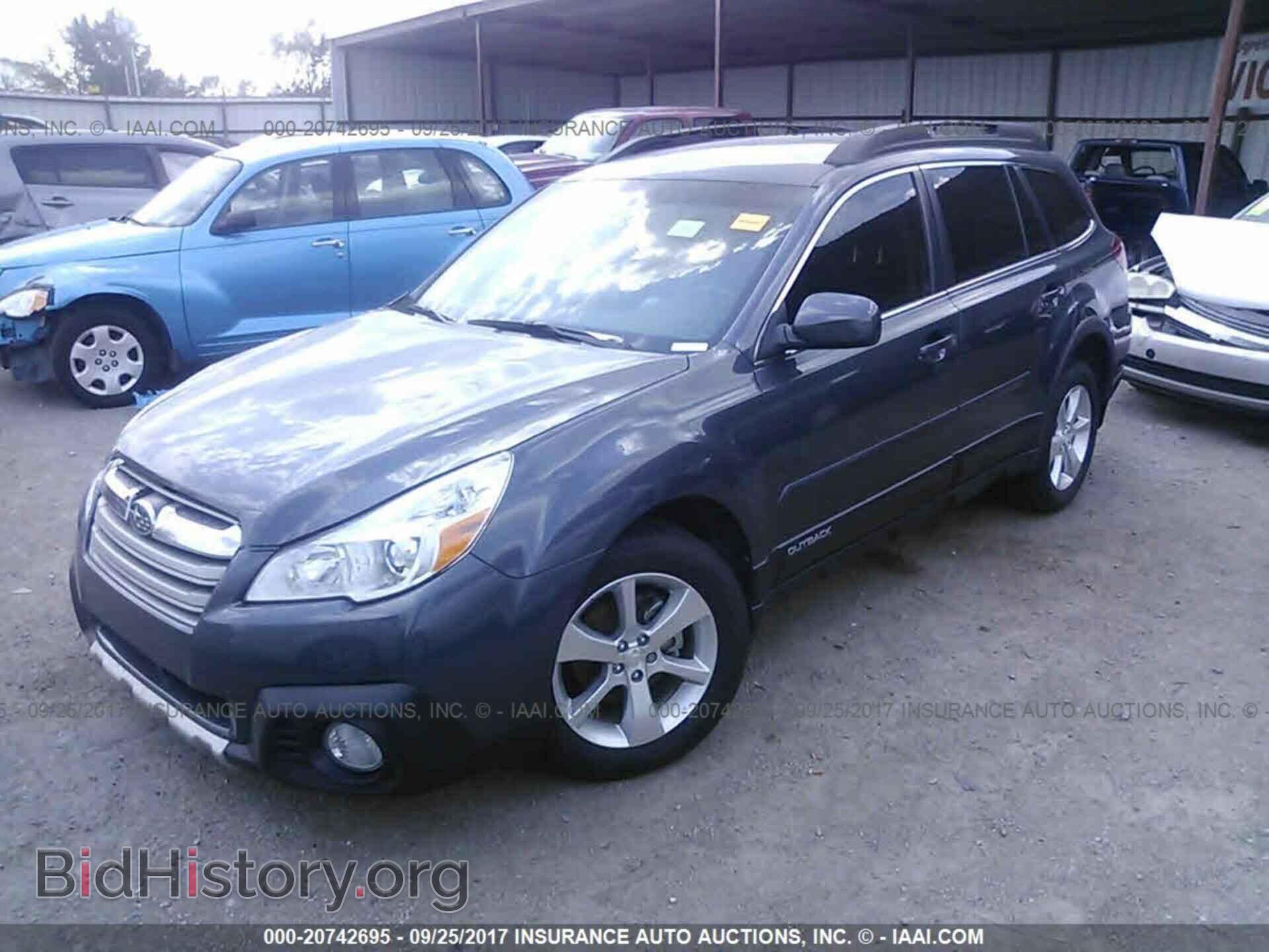 2014 Subaru Outback - VIN: 4S4BRCLC7E3270592 - Фото 2