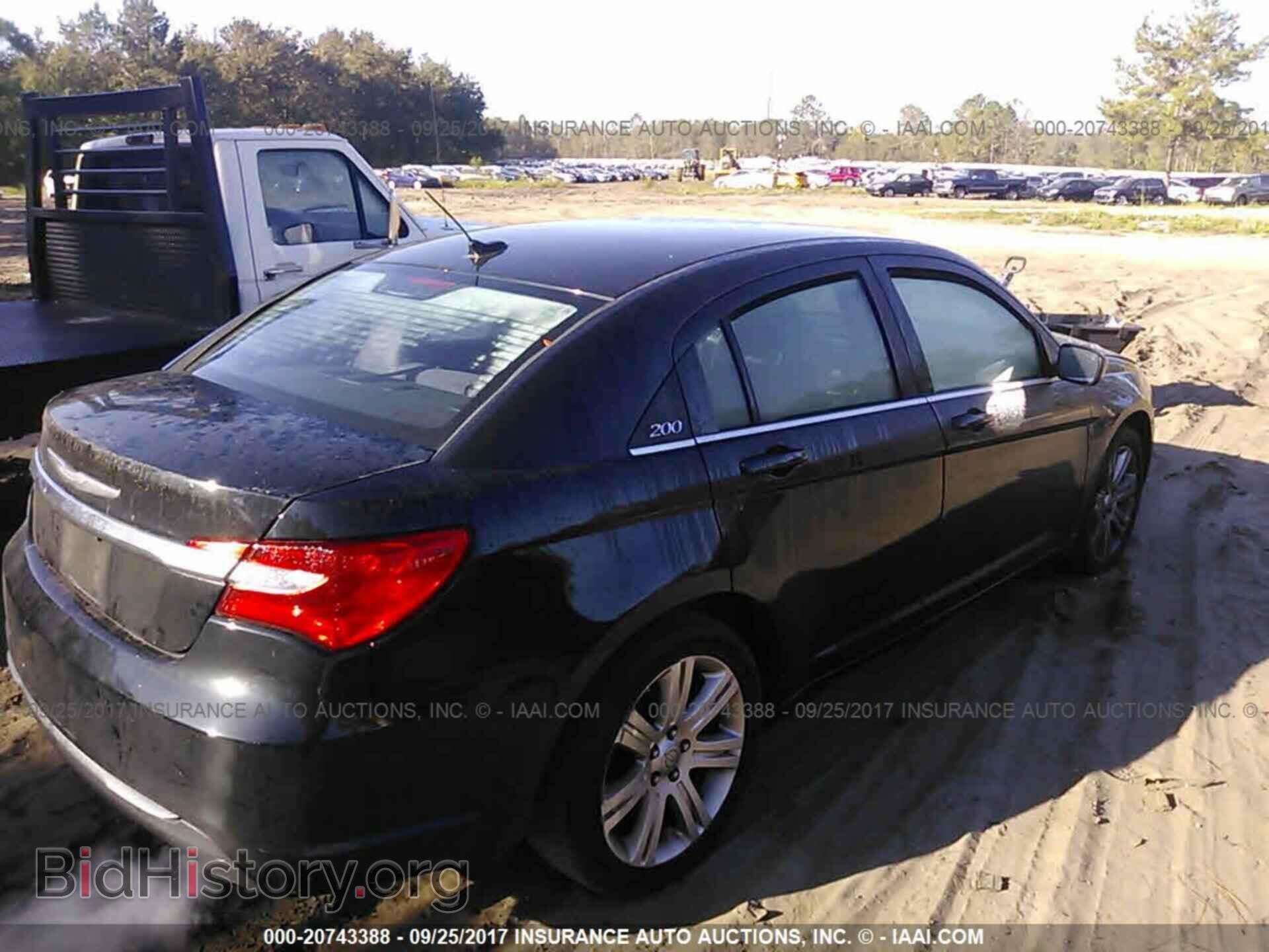 2012 Chrysler 200 - VIN: 1C3CCBBB5CN226724 - Photo 4