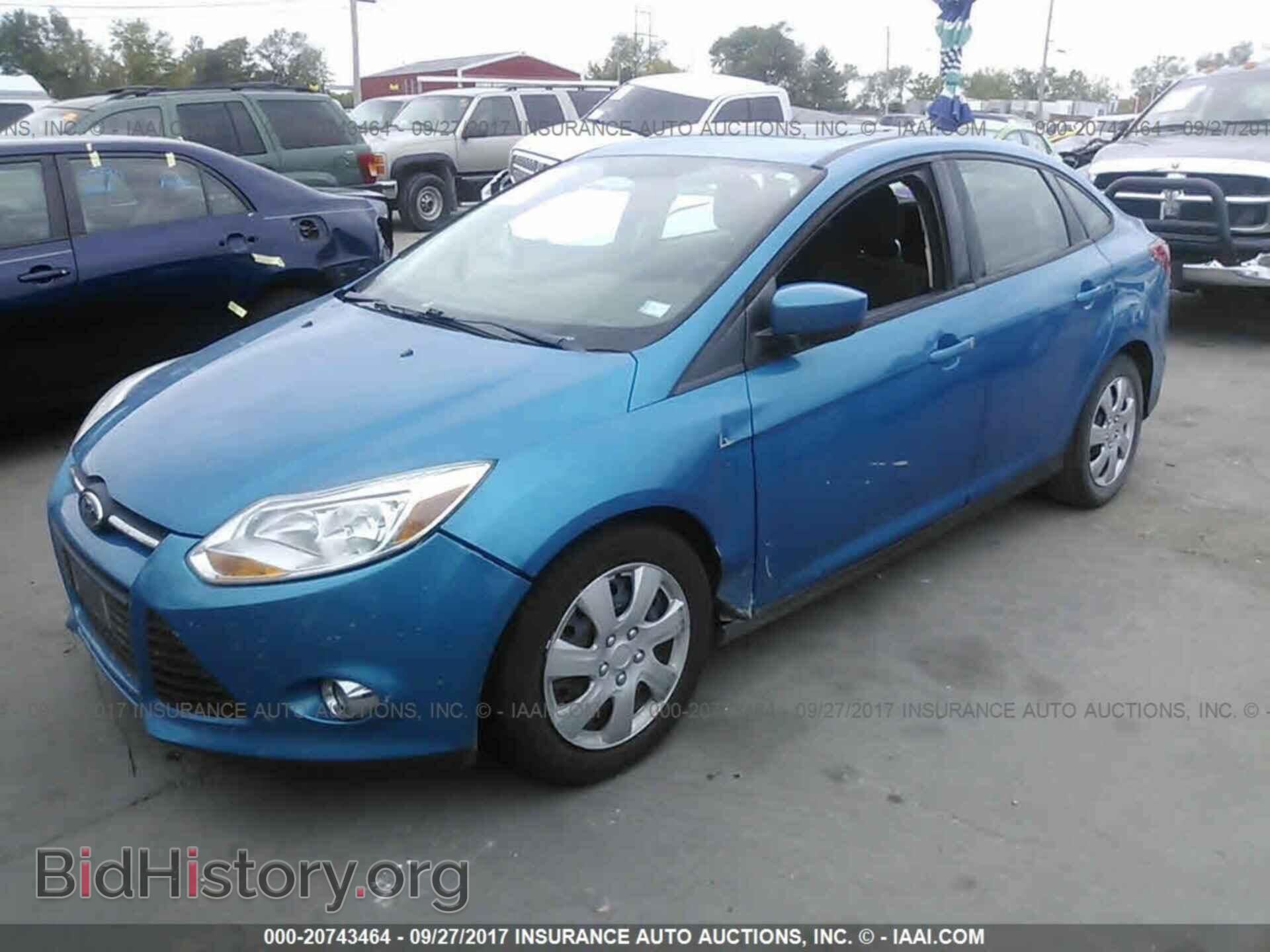 2012 Ford Focus - VIN: 1FAHP3F28CL352339 - Фото 2