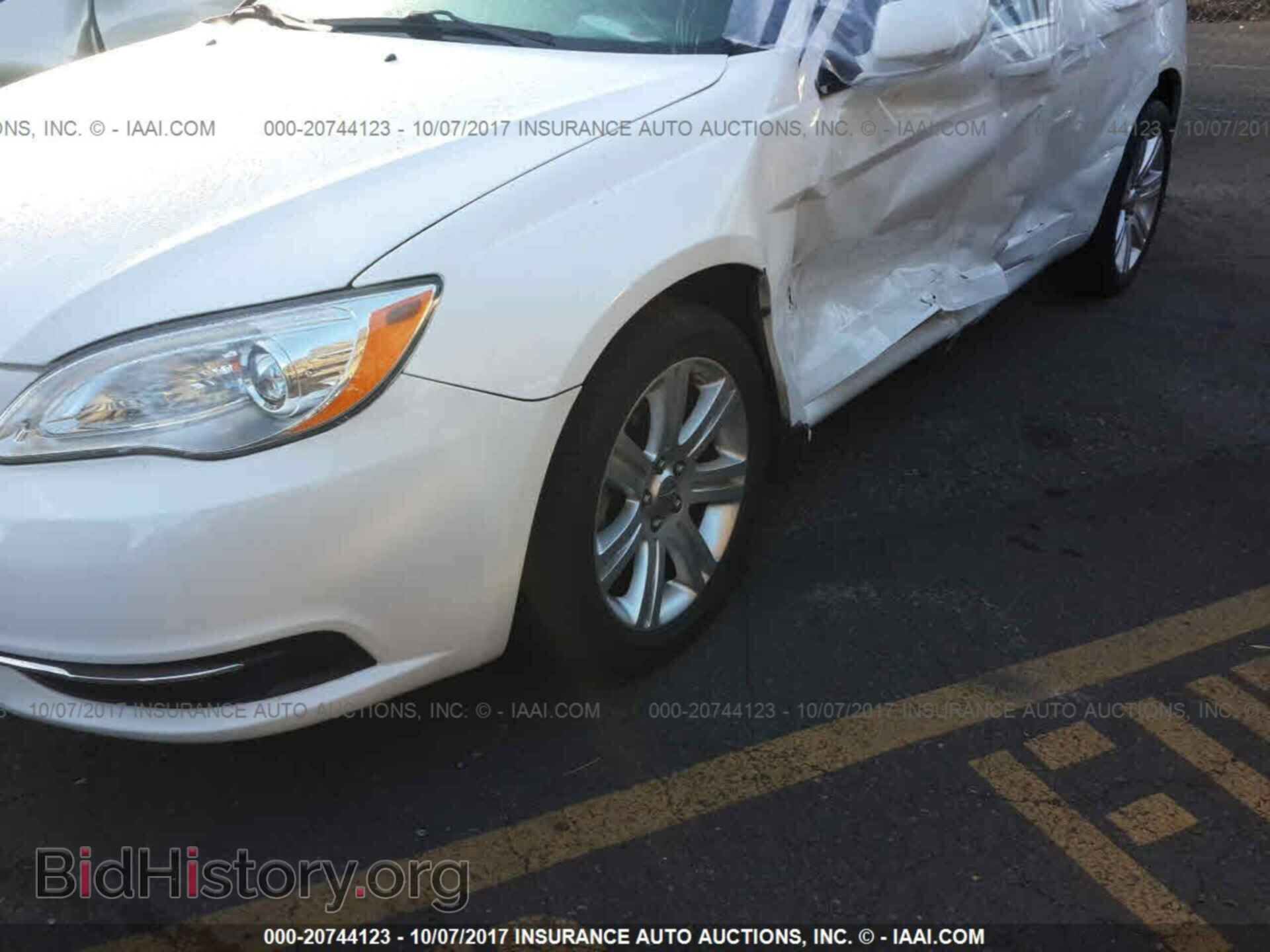2011 Chrysler 200 - VIN: 1C3BC1FB0BN626429 - Фото 6