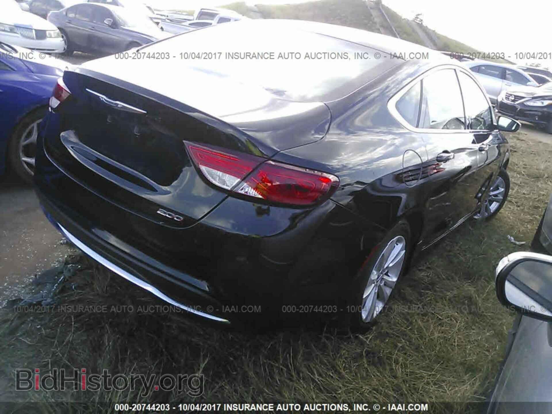 2016 Chrysler 200 - VIN: 1C3CCCAB1GN165322 - Photo 4
