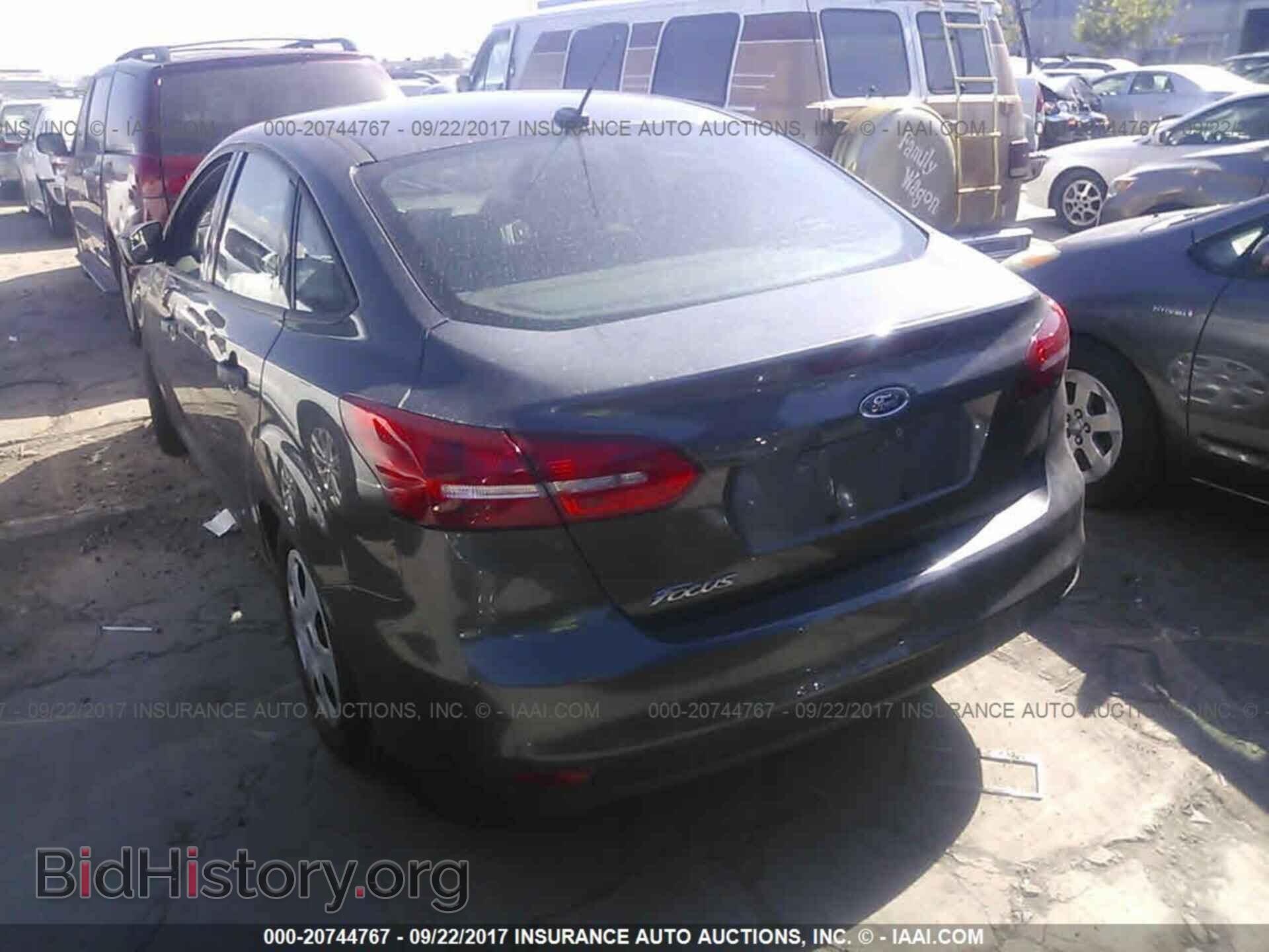 2015 Ford Focus - VIN: 1FADP3E21FL249039 - Фото 3