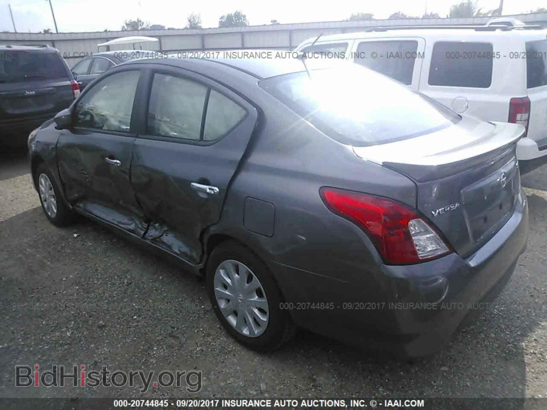 2017 Nissan Versa - VIN: 3N1CN7AP0HL851235 - Фото 3