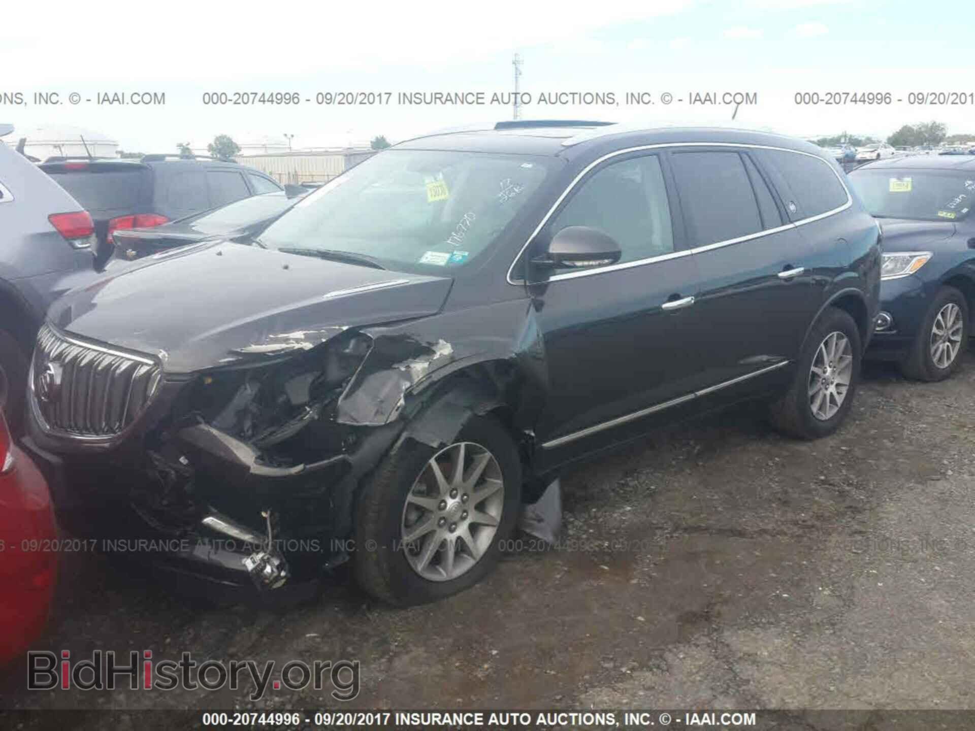 2017 Buick Enclave - VIN: 5GAKVBKD9HJ176770 - Photo 2